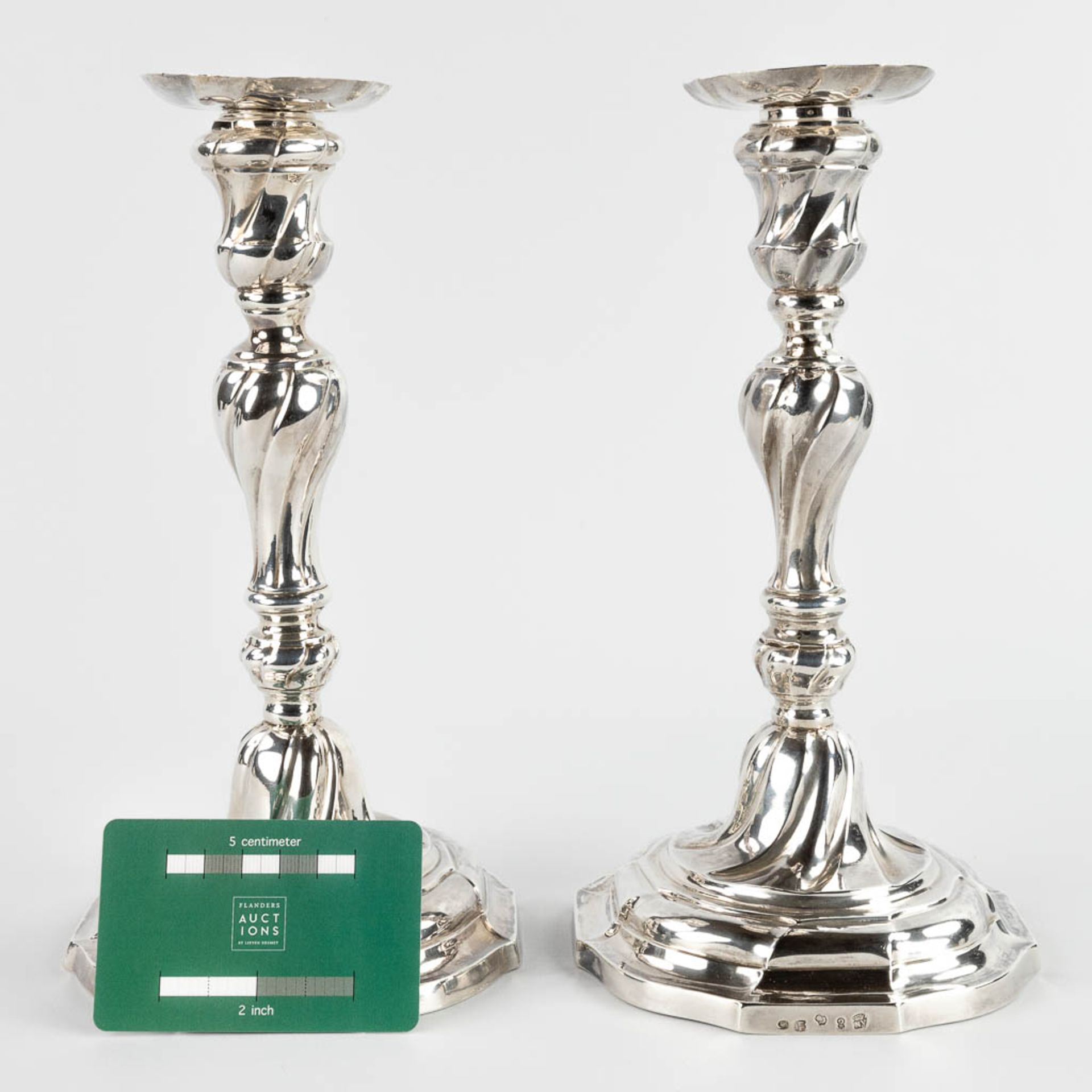 A pair of antique silver candlesticks, Ghent, 1777. Marked N.J. Viene (Viette?). Belgium, 18th C. 61 - Image 2 of 10