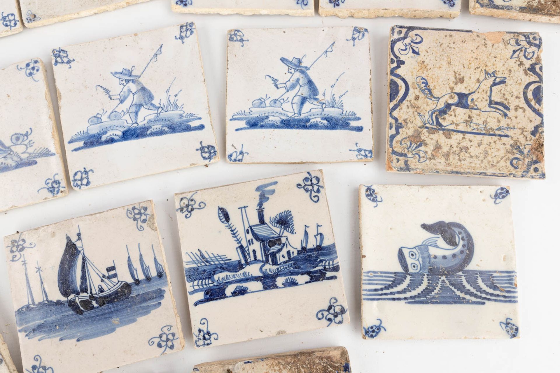 A large collection of antique tiles, Blue-white and Manganese, The Netherlands, 17th/18th C. (W:13 x - Bild 5 aus 12