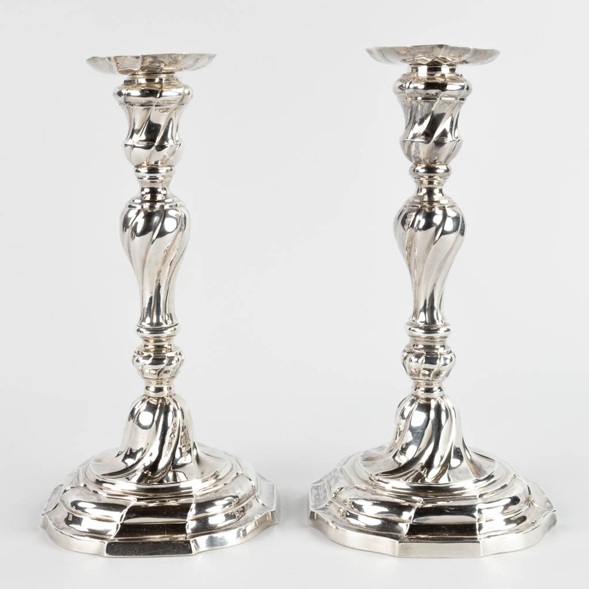 A pair of antique silver candlesticks, Ghent, 1777. Marked N.J. Viene (Viette?). Belgium, 18th C. 61 - Image 4 of 10