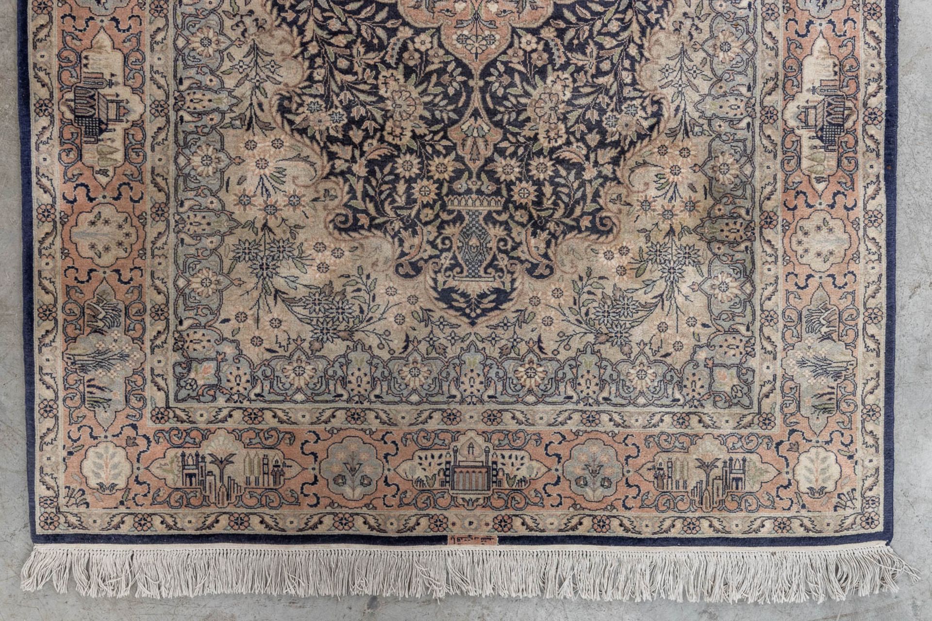 A hand-made Oriental carpet, Mogul, Pakistan. Wool. (D:221 x W:139 cm) - Image 4 of 14
