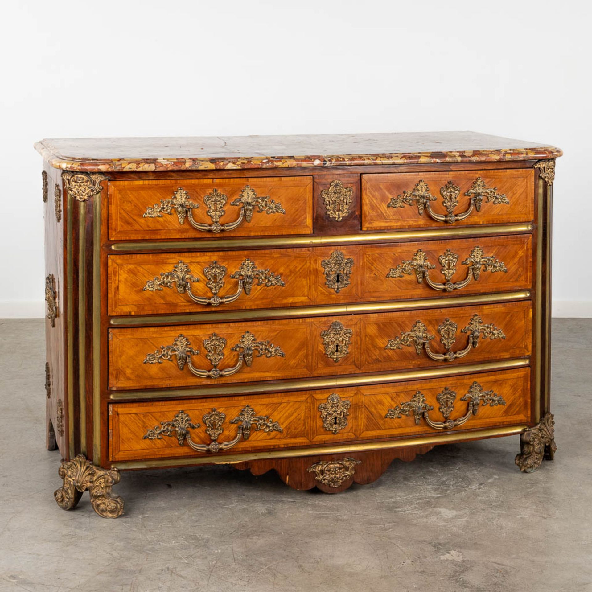 Louis Simon PAINSUN (?-1748) an exceptional 5-drawer commode, bronze and marquetry with Brech D'Alep
