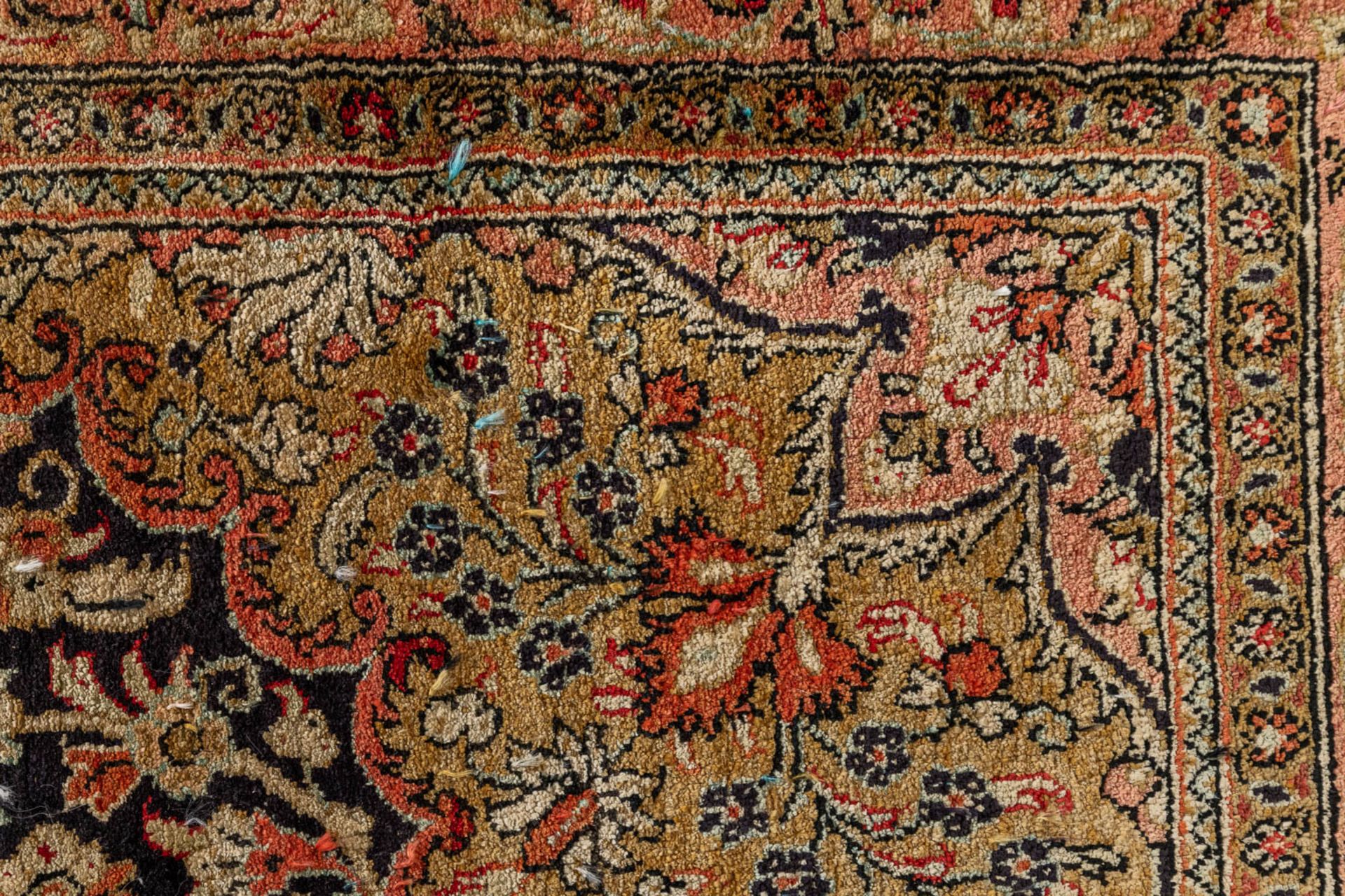 An Oriental hand-made carpet, silk and wool, Tabriz. (D:104 x W:160 cm) - Image 6 of 10