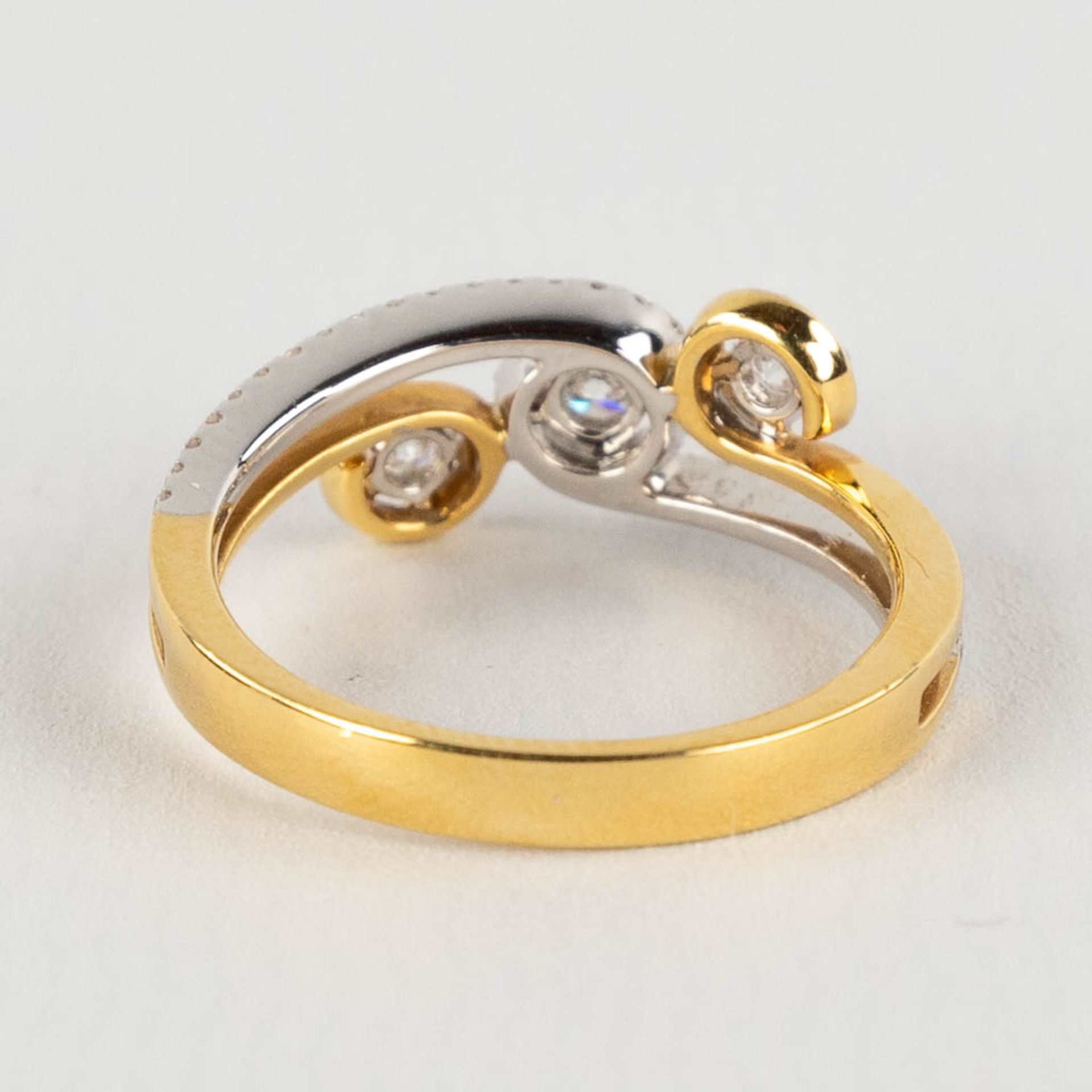 A ring, 18kt yellow and white gold with diamonds, appr. 0,48ct. Ring size 54. - Image 5 of 11