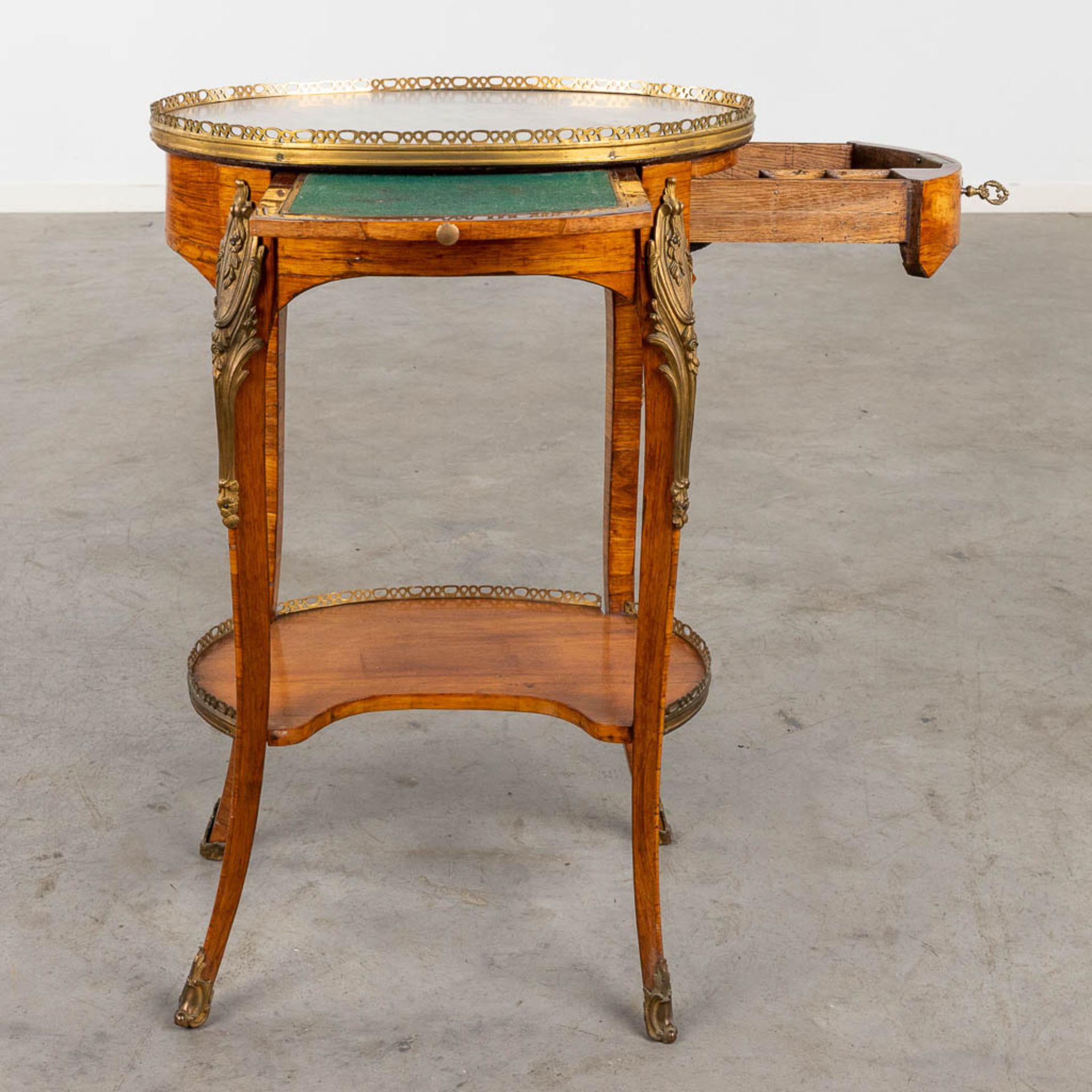 An antique side table, Louis XV, marquetry mounted with bronze and marble, 18th C. (D:38 x W:50 x H: - Image 4 of 14