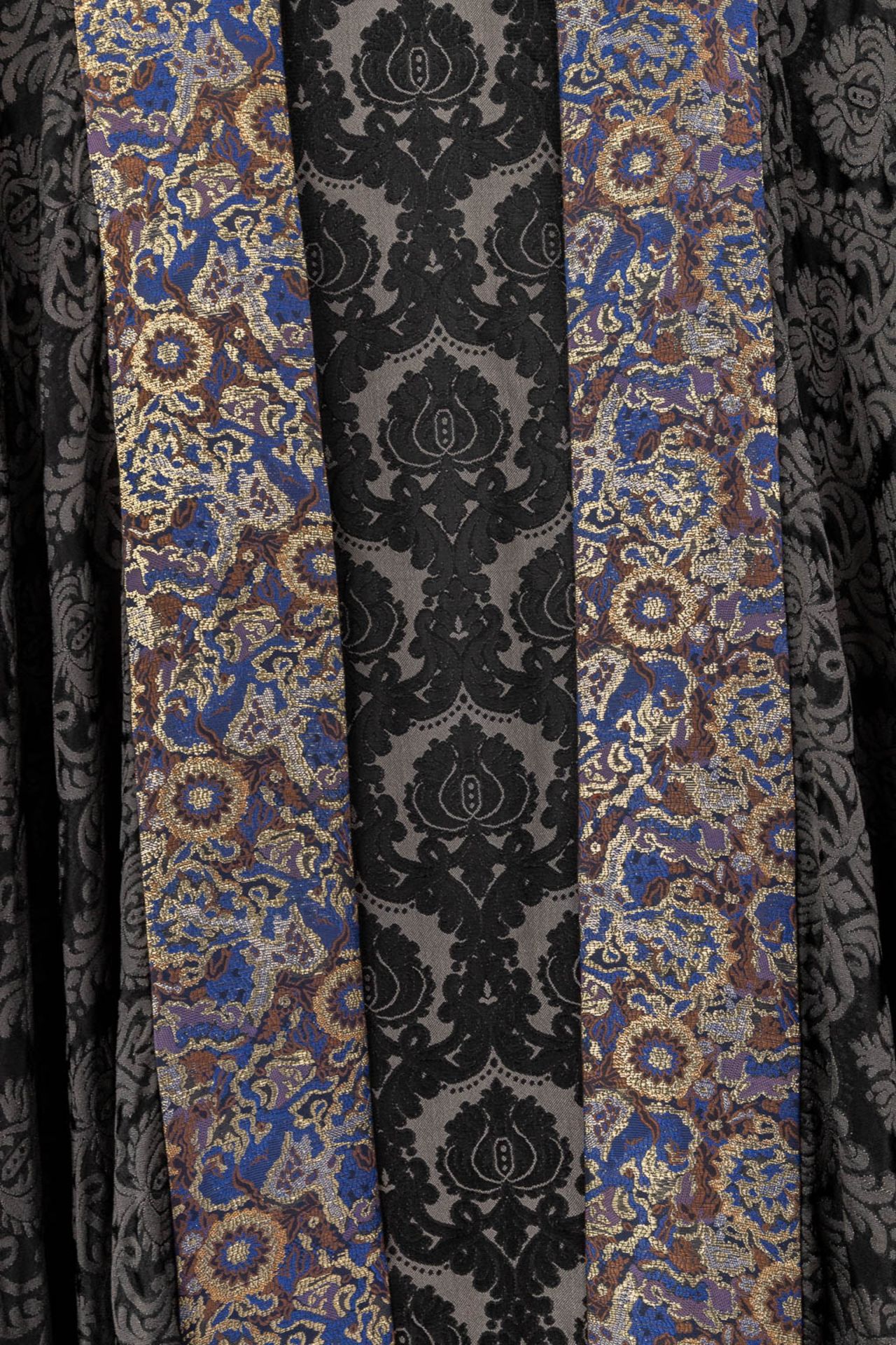 A Roman Chasuble, Two Dalmatics and a Cope. Black textile with embroideries. - Bild 43 aus 49