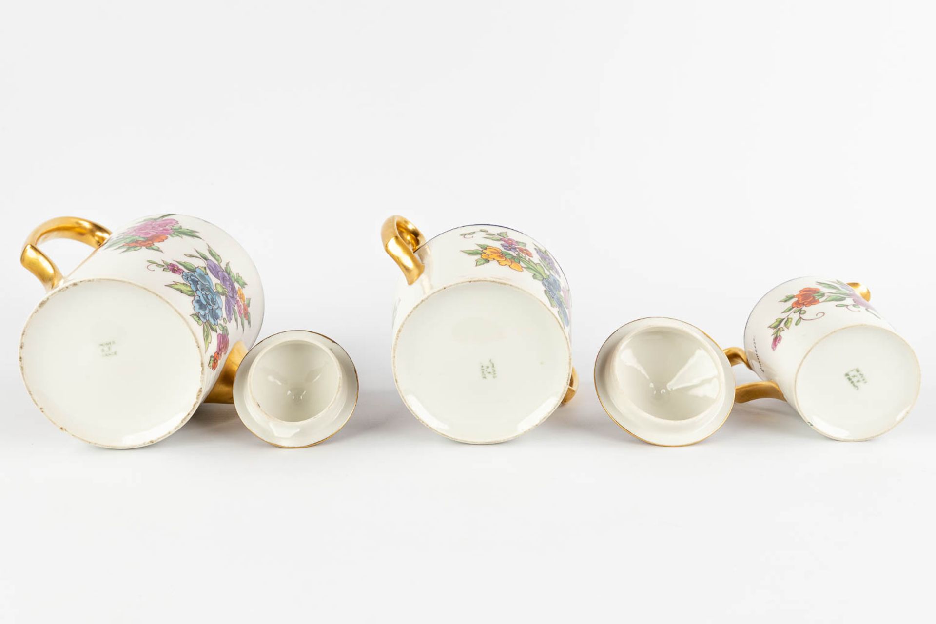 Limoges 'Primrose' a 12-person porcelain coffee service with hand-painted decor. (D:13 x W:24 x H:20 - Bild 7 aus 31