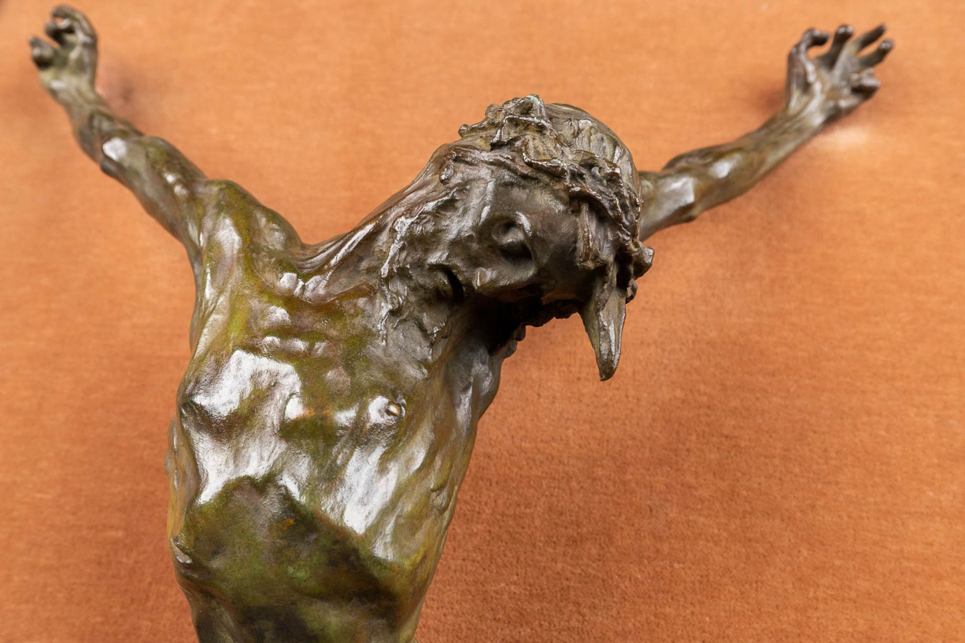 Edouard VEREYCKEN (1893-1967) 'Het Is Volbracht' a Corpus Christi, patinated bronze (W:42 x H:67 cm) - Image 4 of 13