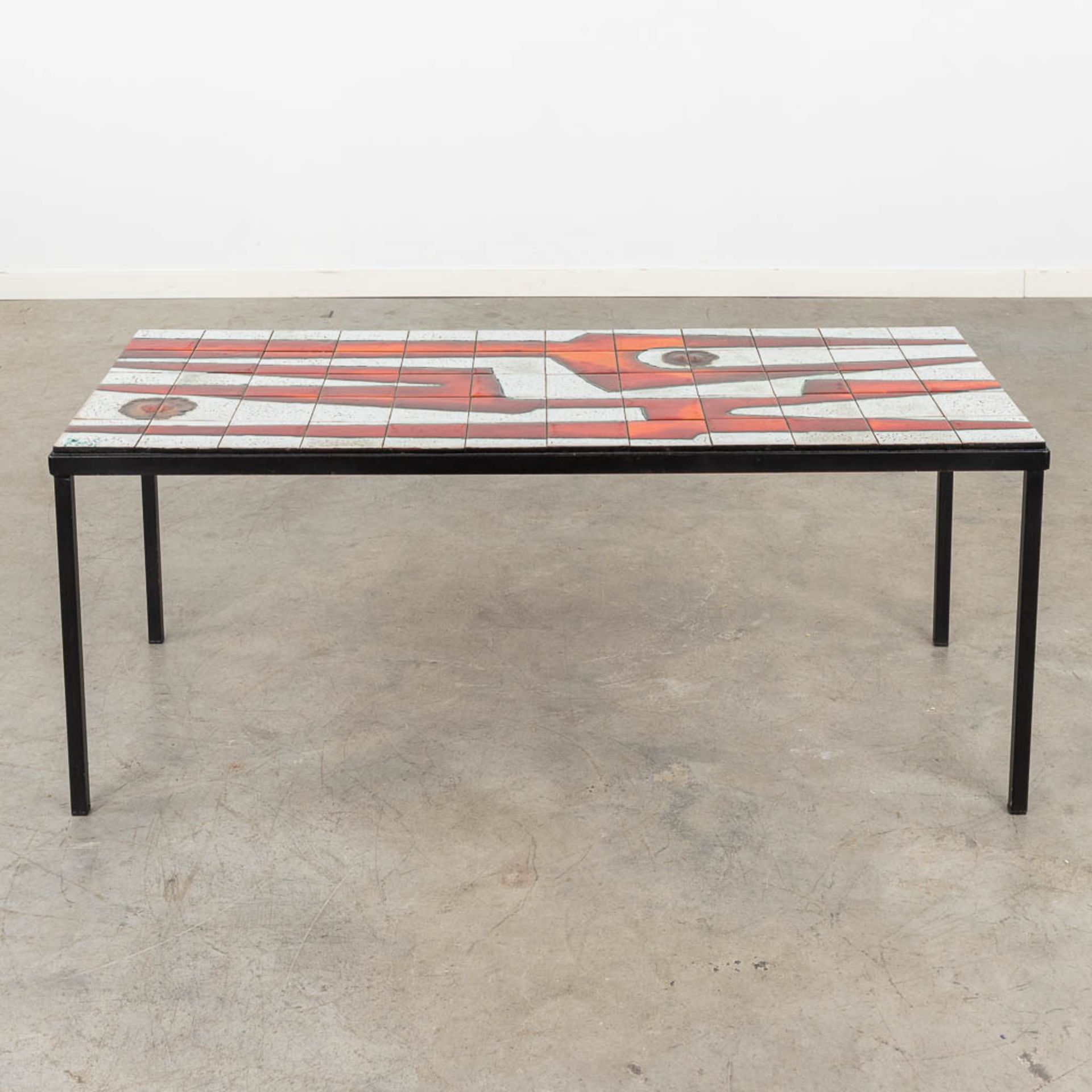 Pierre OOSTERLINCK (XX) 'Coffee table' glazed ceramics on a metal base. (D:50 x W:120 x H:50 cm) - Image 3 of 8