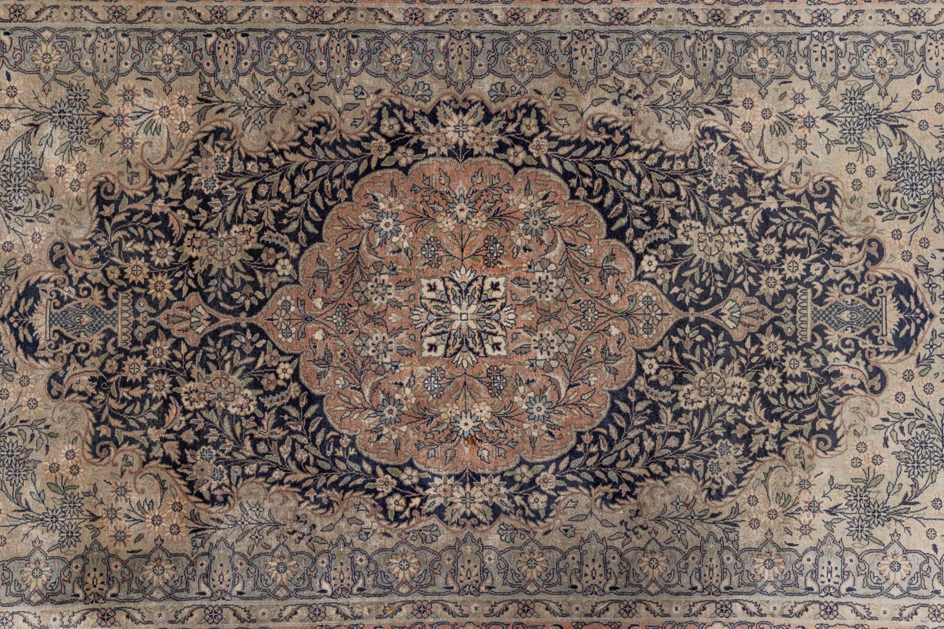 A hand-made Oriental carpet, Mogul, Pakistan. Wool. (D:221 x W:139 cm) - Image 5 of 14