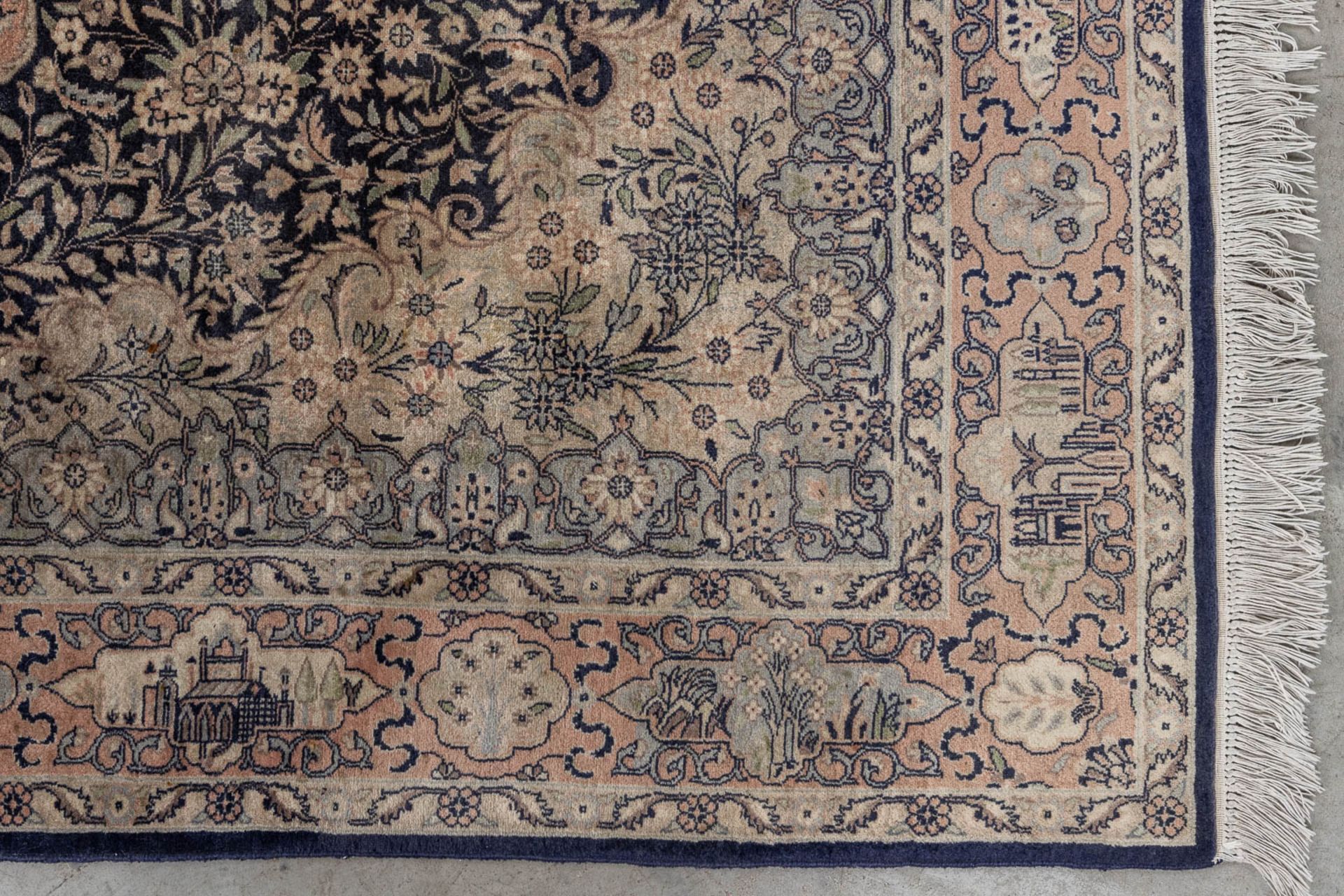 A hand-made Oriental carpet, Mogul, Pakistan. Wool. (D:221 x W:139 cm) - Image 11 of 14