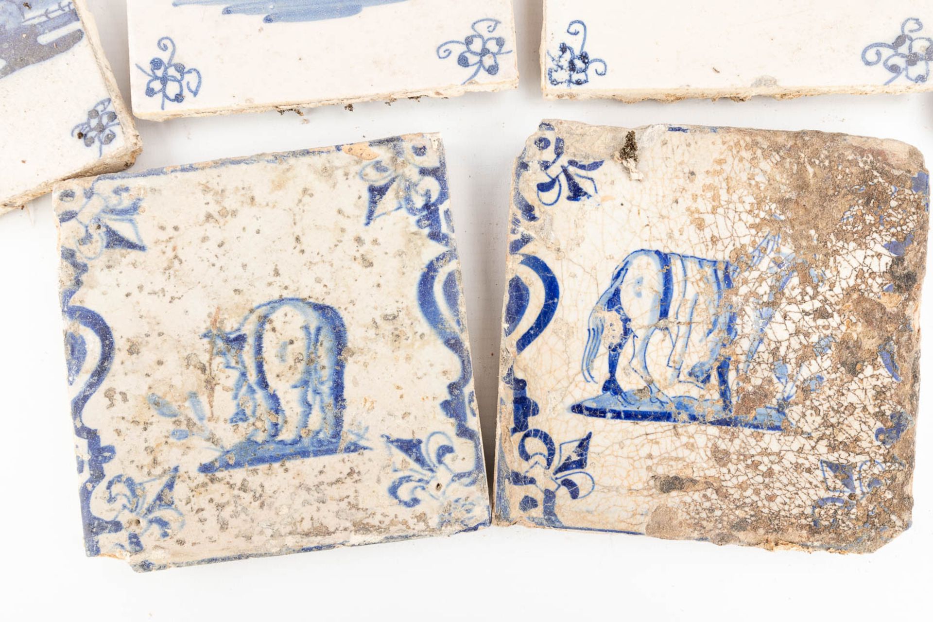A large collection of antique tiles, Blue-white and Manganese, The Netherlands, 17th/18th C. (W:13 x - Bild 3 aus 12