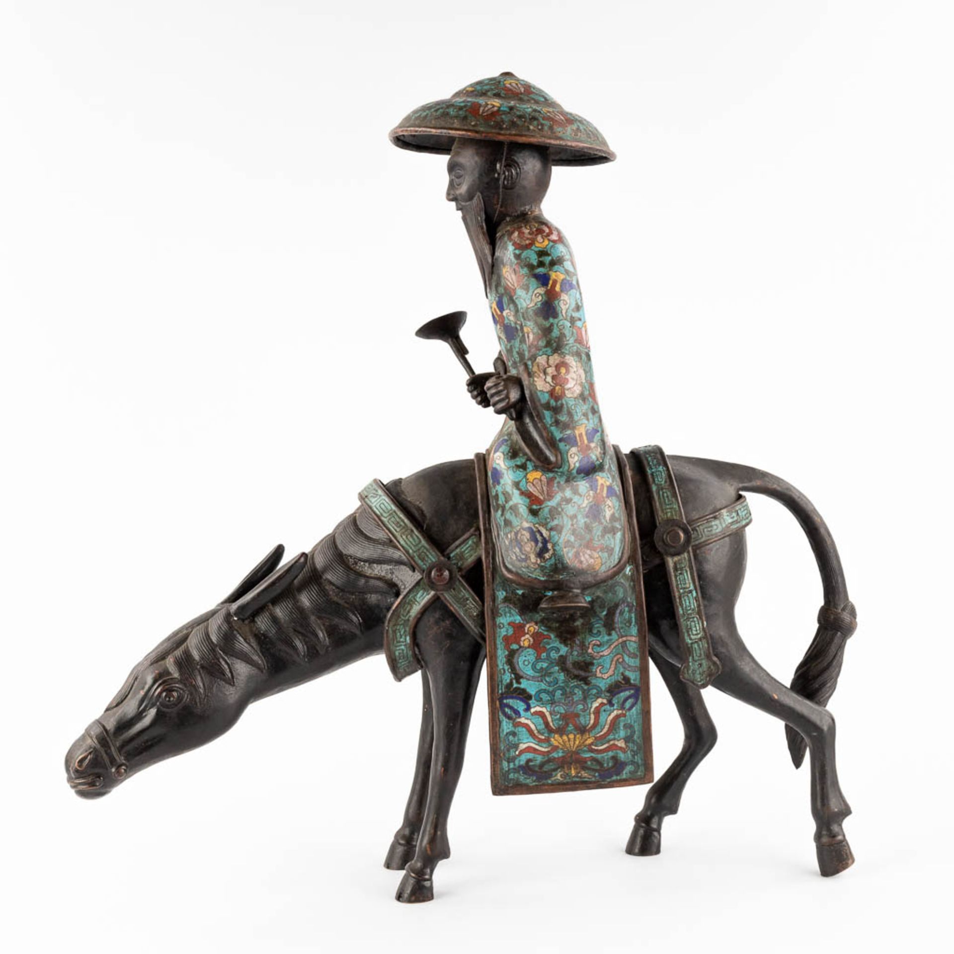A Japanese figure of Lao Zi seated on a mule, Champslevé bronze. Possibly Meji period. (D:18 x W:55  - Bild 3 aus 12