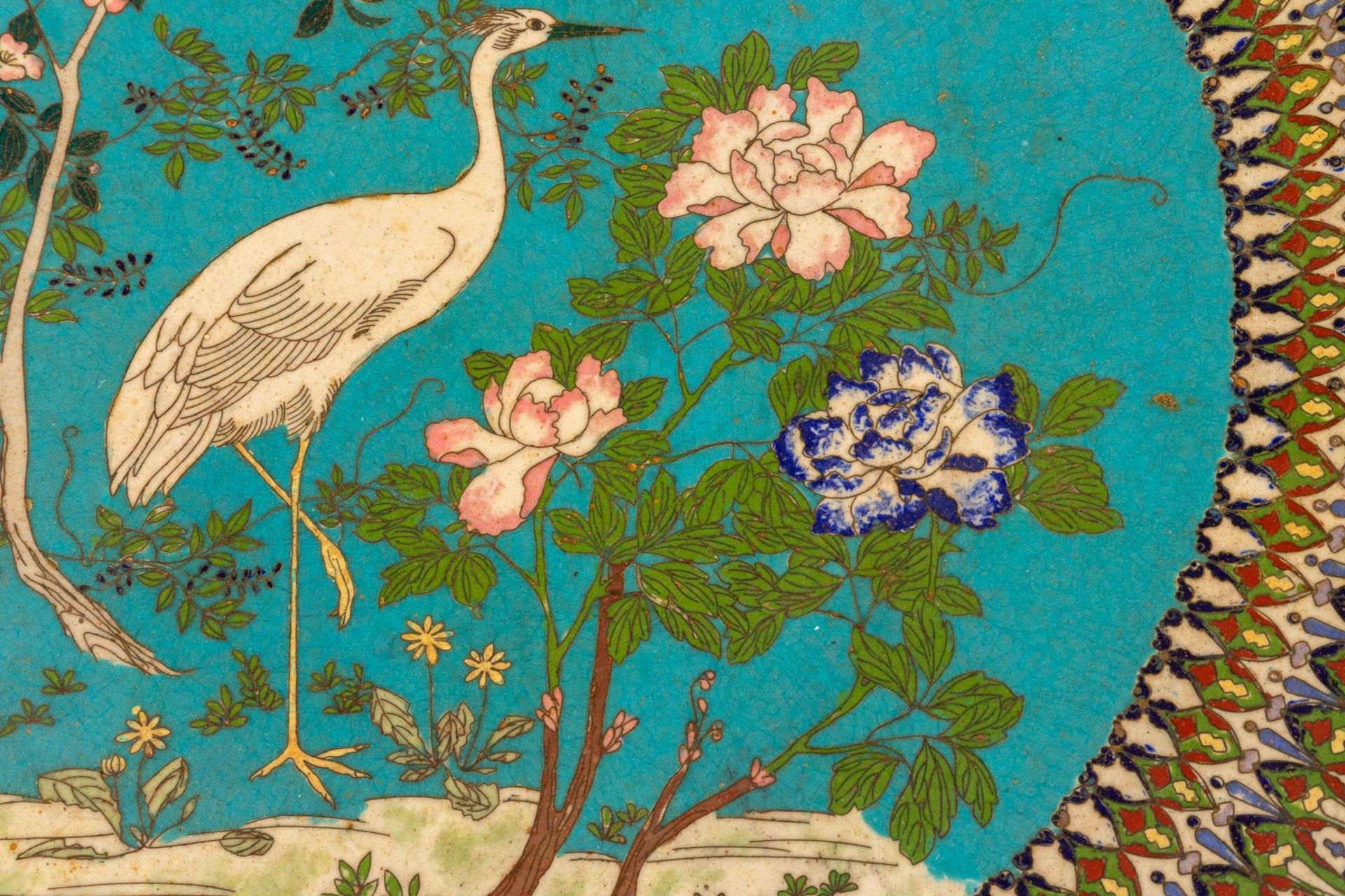 A large plate with a heron, cloisonné enamel, probably 19th C. (D:45 cm) - Image 8 of 9