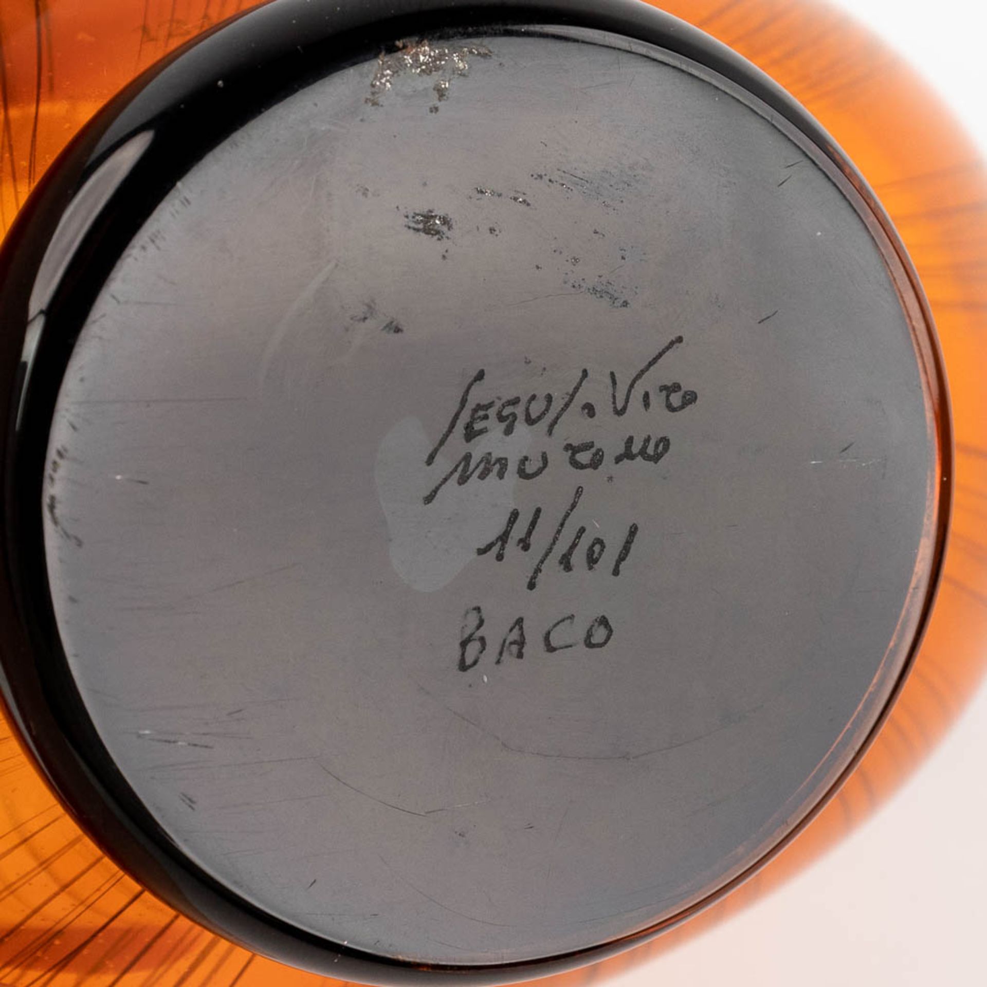Seguso Viro, Murano, an orange glass vase. (D:8 x W:15 x H:16 cm) - Image 9 of 10
