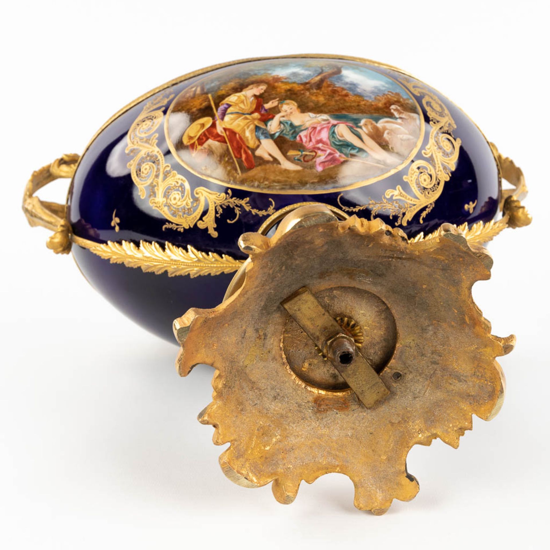 Sèvres, a bowl on a stand, mounted with bronze and hand-painted flower decor. 20th C. (D:24 x W:44 x - Image 9 of 15