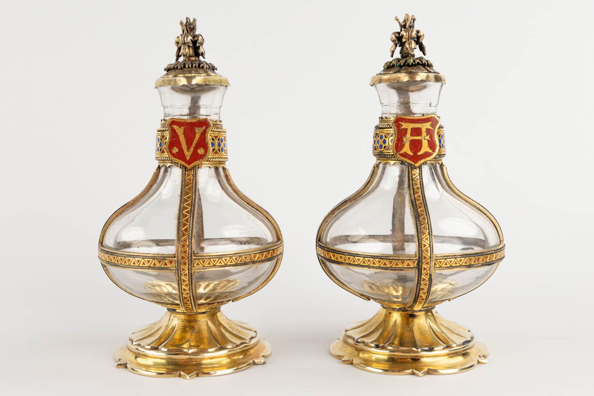 Bourdon-De Bruyne, a collection of wine and water cruets, gilt silver. Circa 1860. (D:21 x W:27,5 x - Image 8 of 23