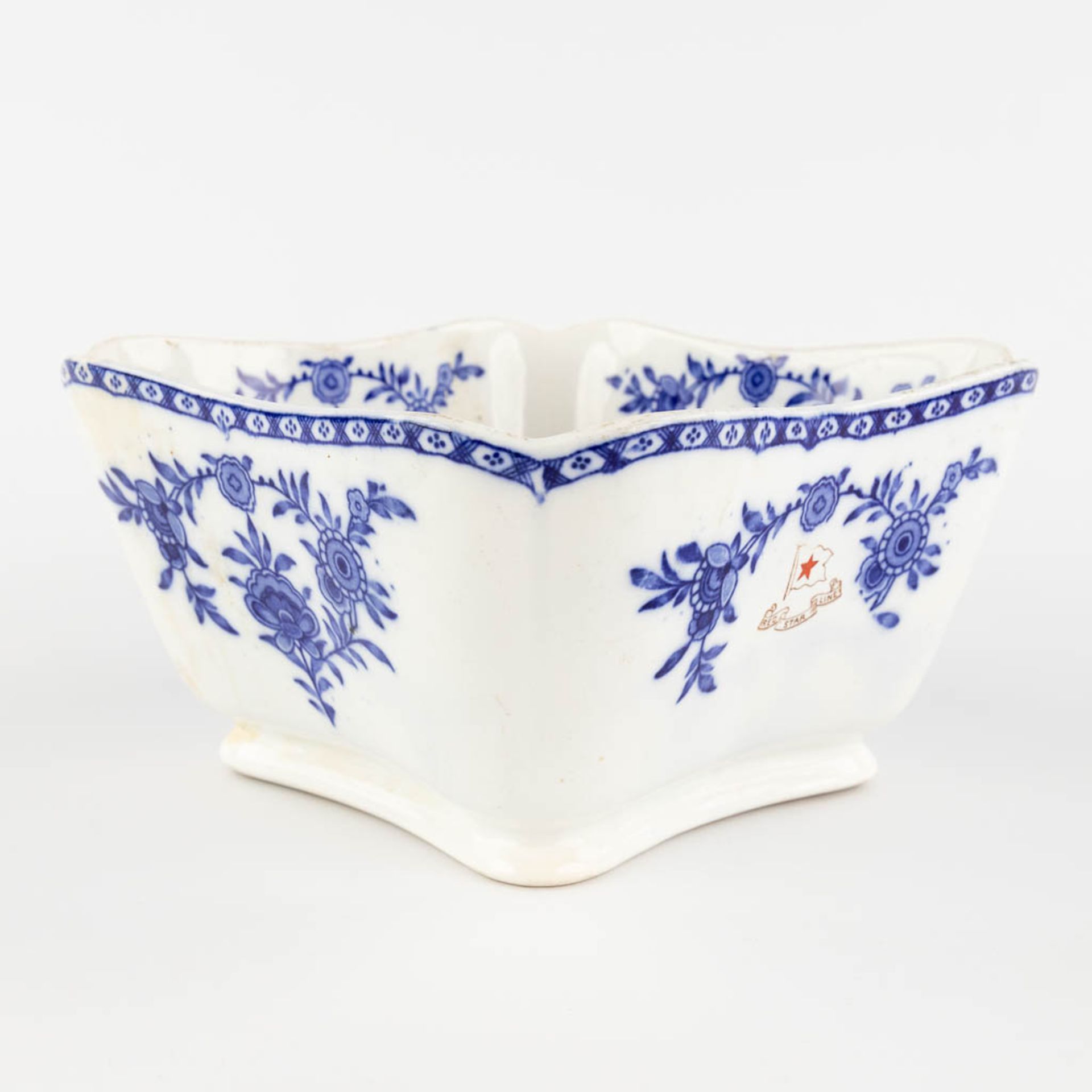 Red Star Line, a salad bowl, blue-white delftware decor, for the Second Class restaurant. Late 19th - Image 3 of 10