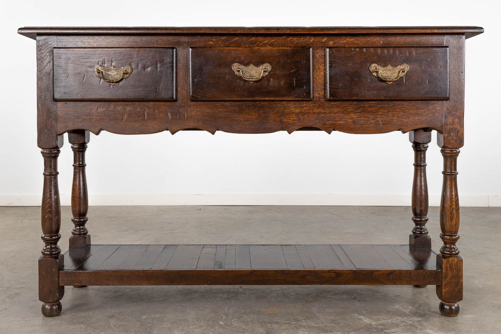 An English console table with 3 drawers. 20th C. (D:35 x W:120 x H:77 cm) - Image 4 of 8