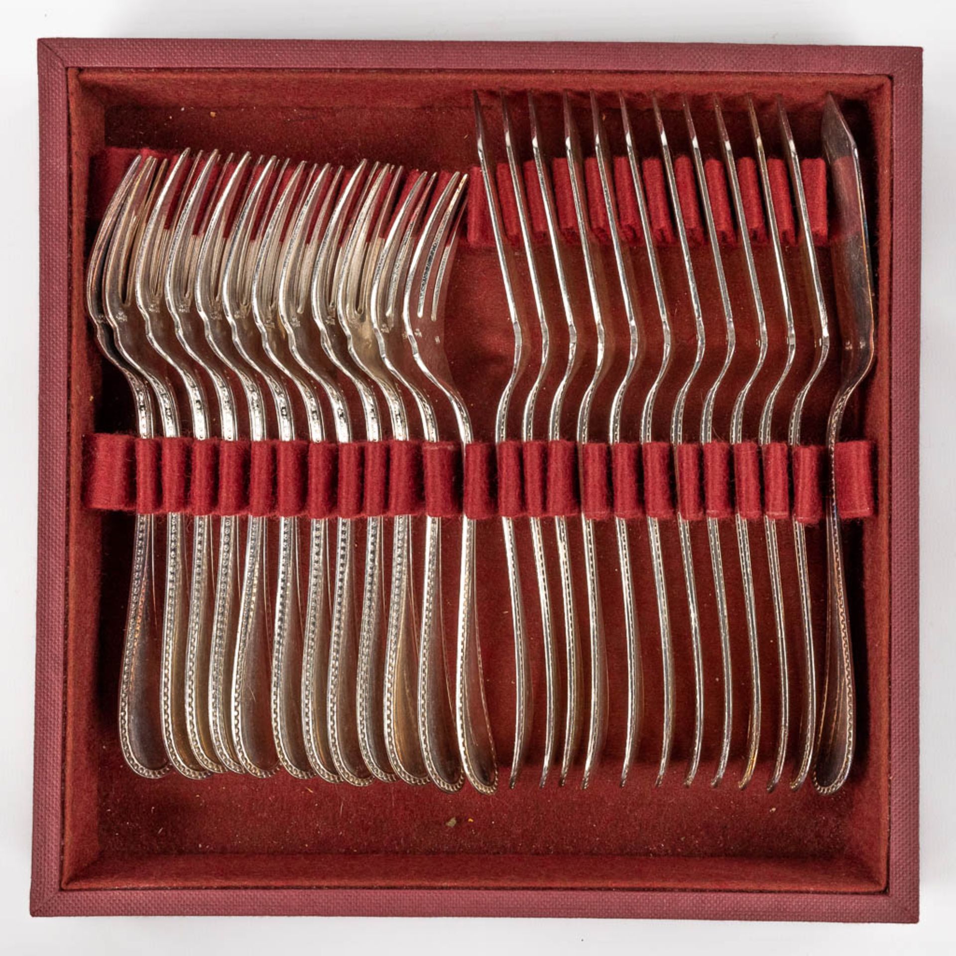 Vanstahl, a 103-piece silver-plated cutlery. Model Perles and mounted in a chest. (D:29 x W:52 x H:1 - Bild 15 aus 17