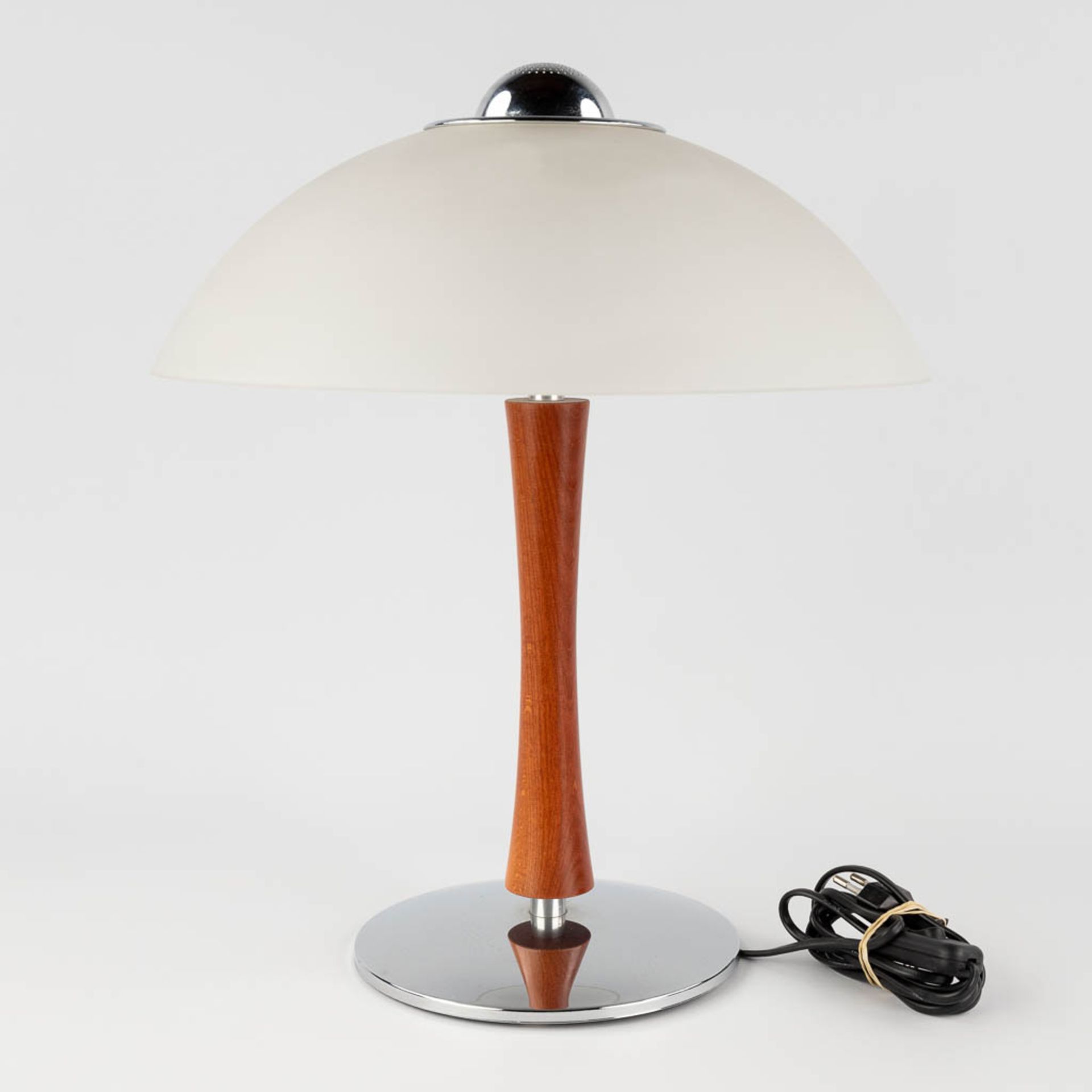 Artemide 'Arcadia' a table lamp. Glass and wood. 20th C. (H:43 x D:37 cm) - Image 4 of 12