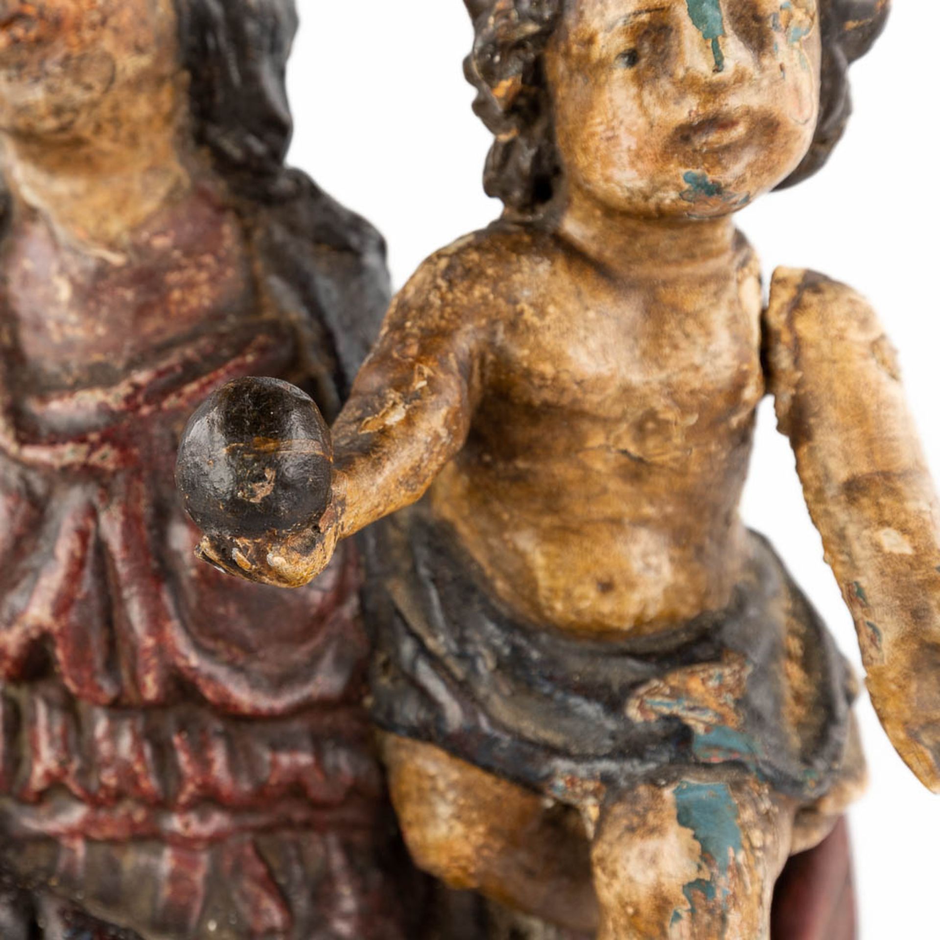 An antique figurine of Madonna with child, polychrome. 17th/18th C. (W:24 x H:46 cm) - Image 11 of 13