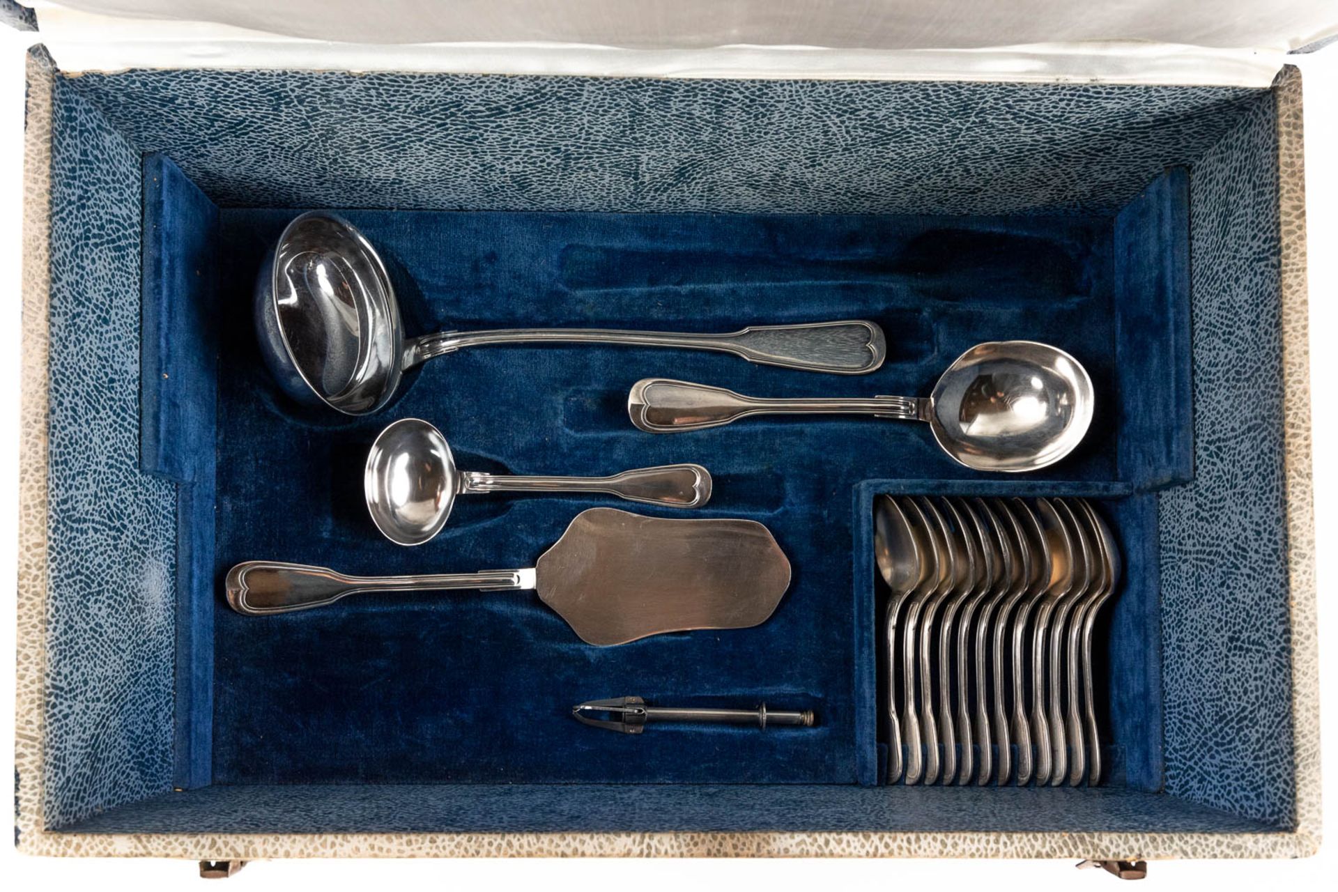 A silver-plated cutlery set in a chest, Wiskemann and Orfèverie de Mouroux. (D:30 x W:49 x H:17 cm) - Bild 14 aus 16