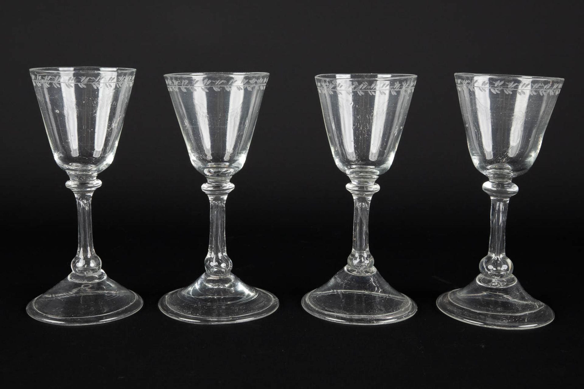 A large collection of antique glasses, Spiraalglazen. 18th/19th C. (H:18 cm) - Bild 5 aus 15