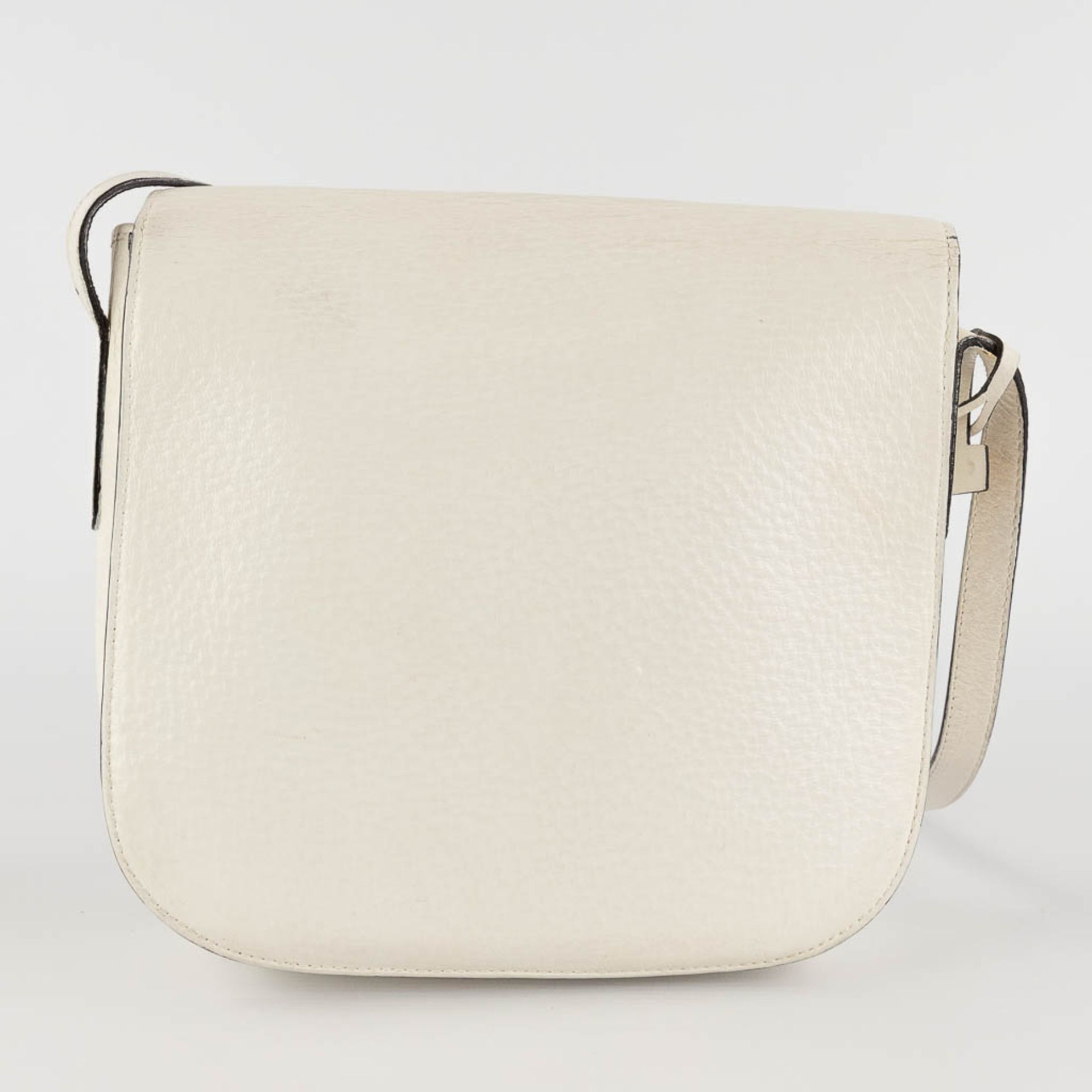 Delvaux, a cross body handbag, white leather. (W:22 x H:22 cm) - Bild 5 aus 17