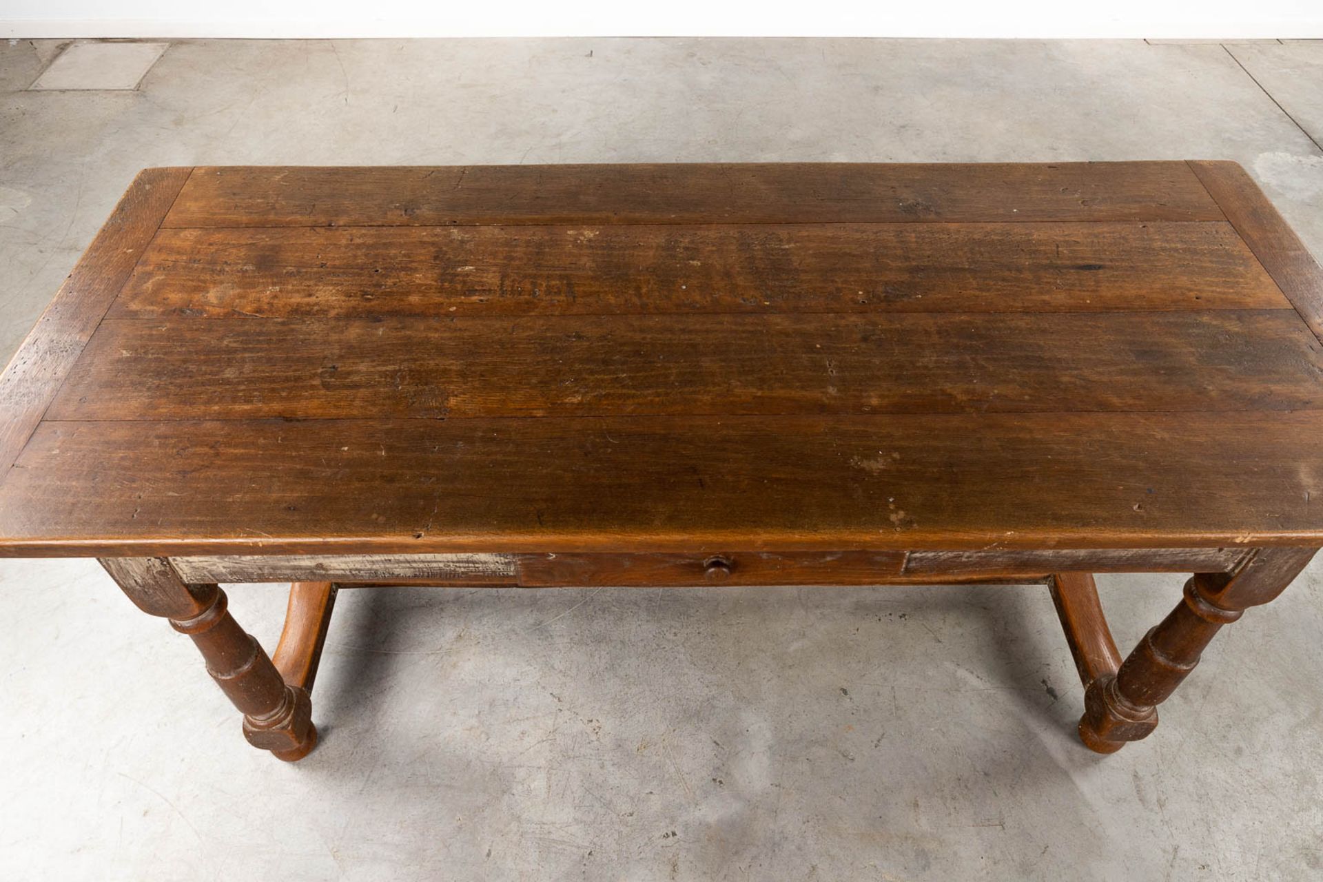 An antique farmer's table, oak, 19th C. (D:86 x W:198,5 x H:76 cm) - Image 8 of 12