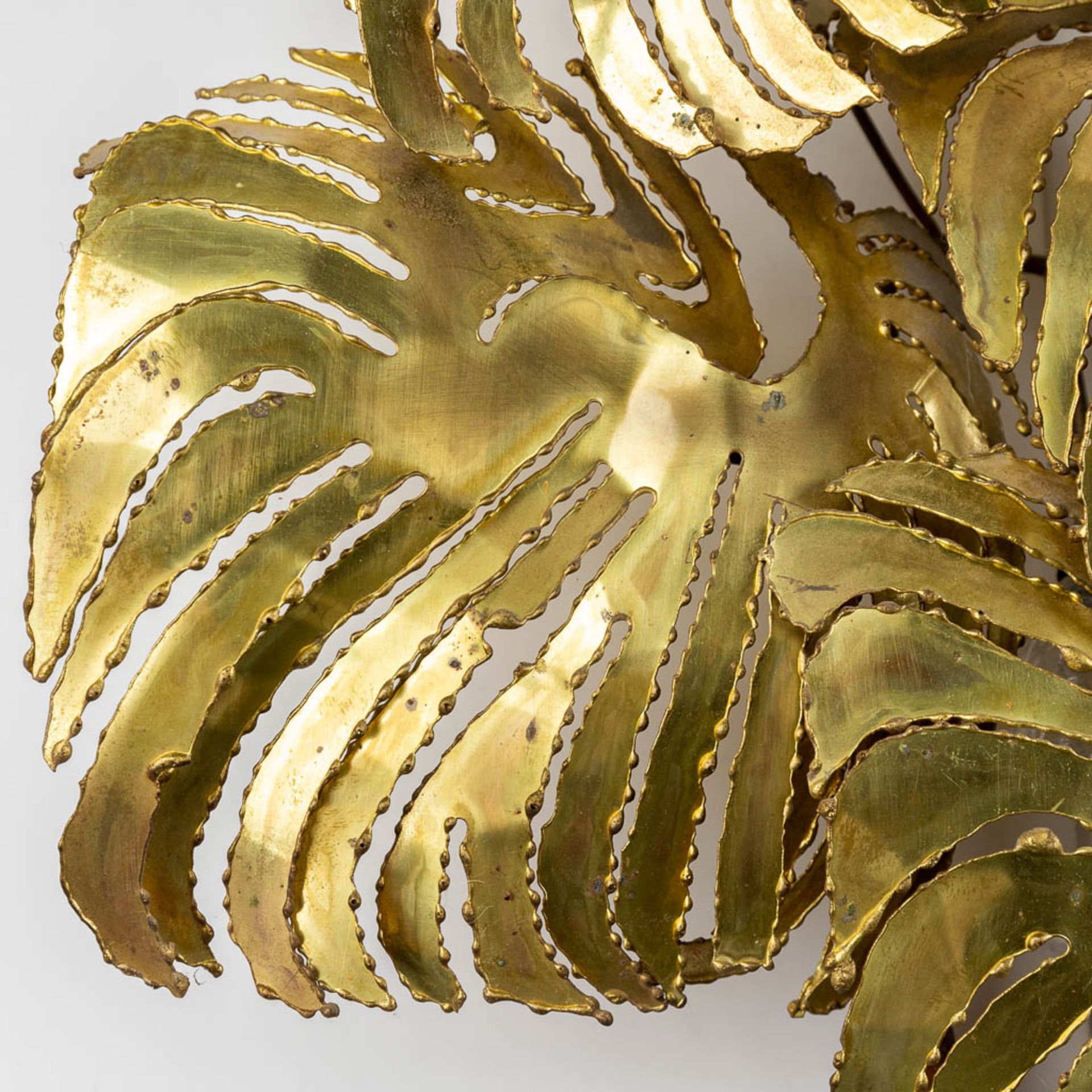 Daniel DHAESELEER (XX-XXI) 'Palm tree wall lamp' brass and copper. (W:120 x H:81 cm) - Image 3 of 9