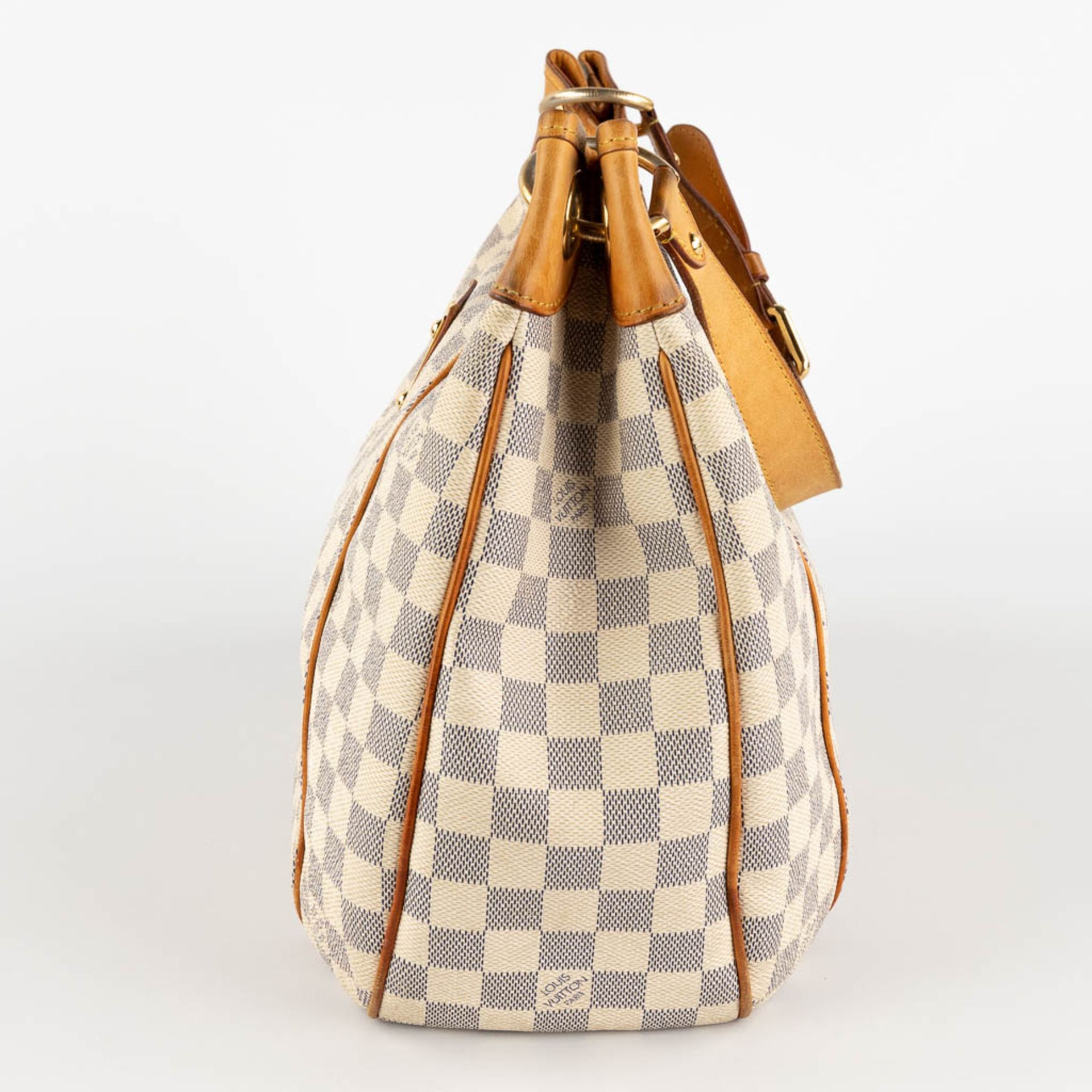 Louis Vuitton, Galleria, a handbag made of Damier Azur. (W:39 x H:30 cm) - Bild 5 aus 18