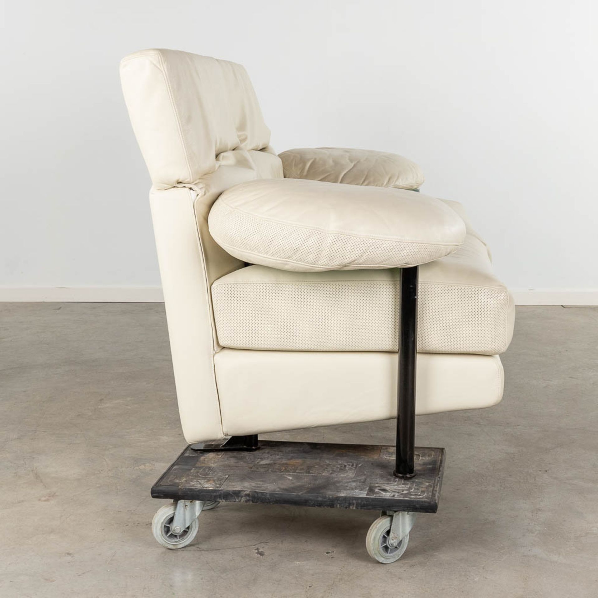 Paolo PIVA (1950-2017) 'Arca' for B&B Italia. Two and Three seater leather sofa. (D:90 x W:250 x H:8 - Bild 22 aus 27