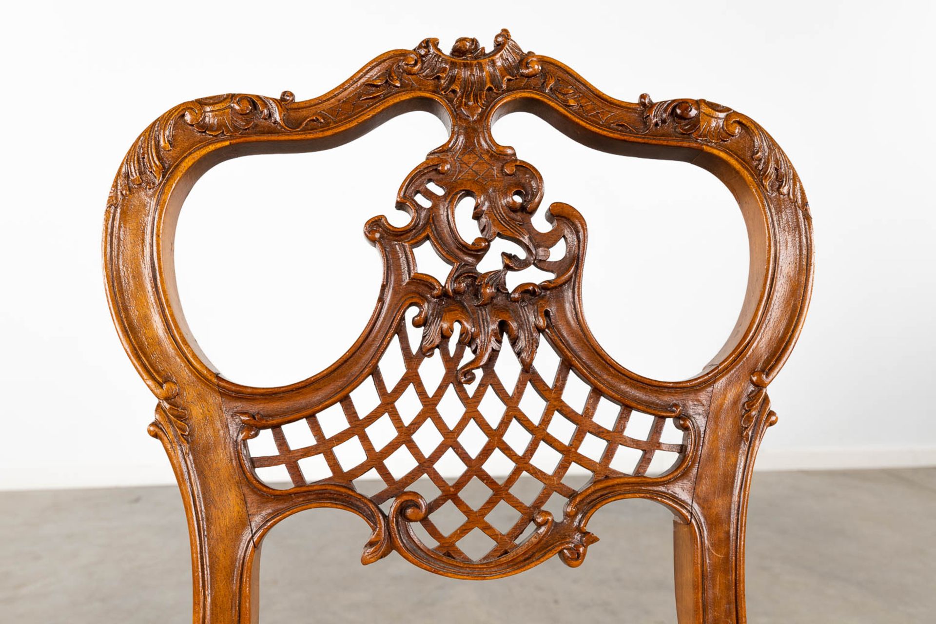 An antique 3-piece salon suite, sculptured wood in Louis XV style. Circa 1900. (D:50 x W:70 x H:79 c - Bild 16 aus 18