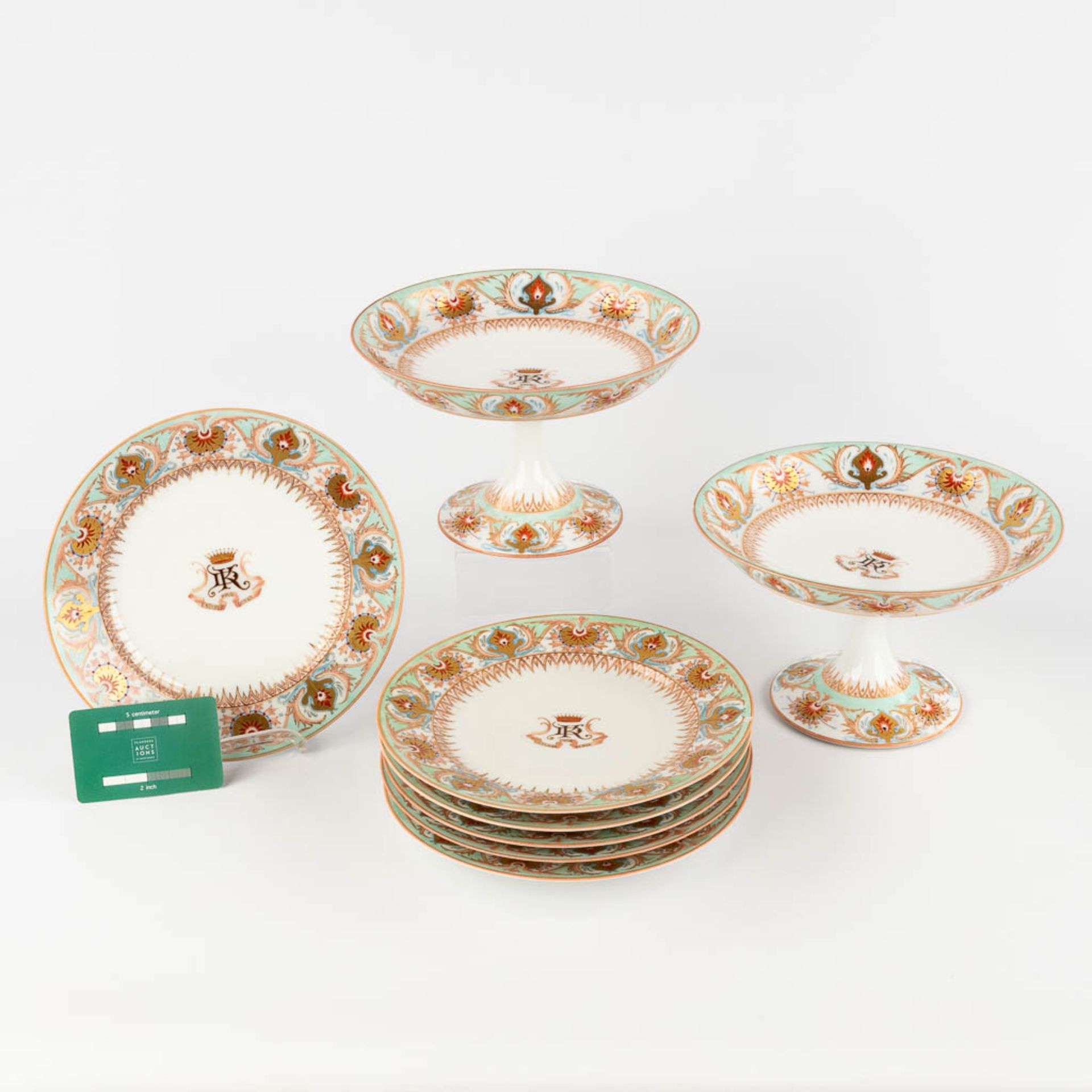 A set of 2 tazza and 6 plates, Count 'De Kerckhove', Brussel. 19th C. (H:13,5 x D:22,5 cm) - Image 2 of 15