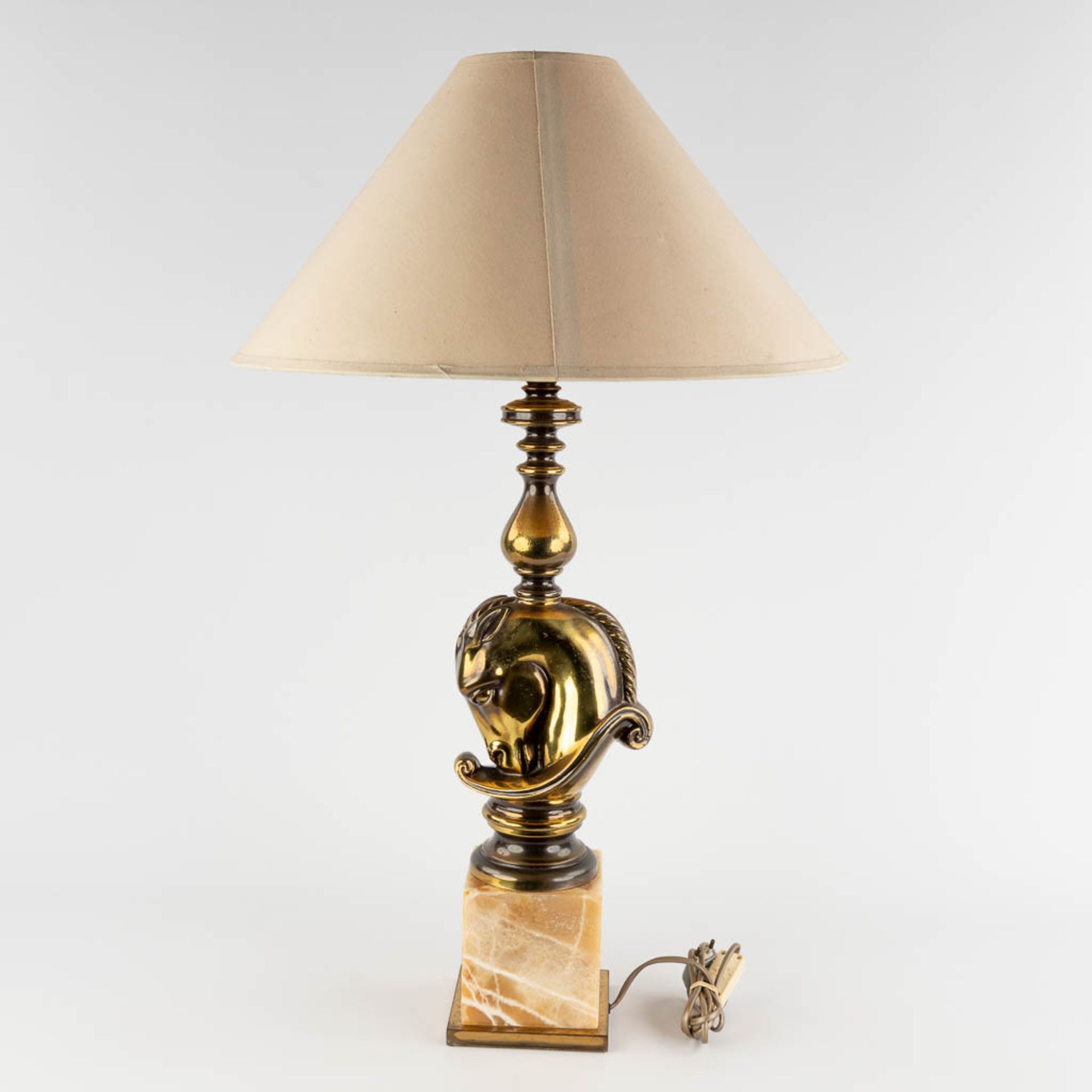 Deknudt, A table lamp with horse head, bronze on onyx. (D:14 x W:18 x H:60 cm) - Image 5 of 10