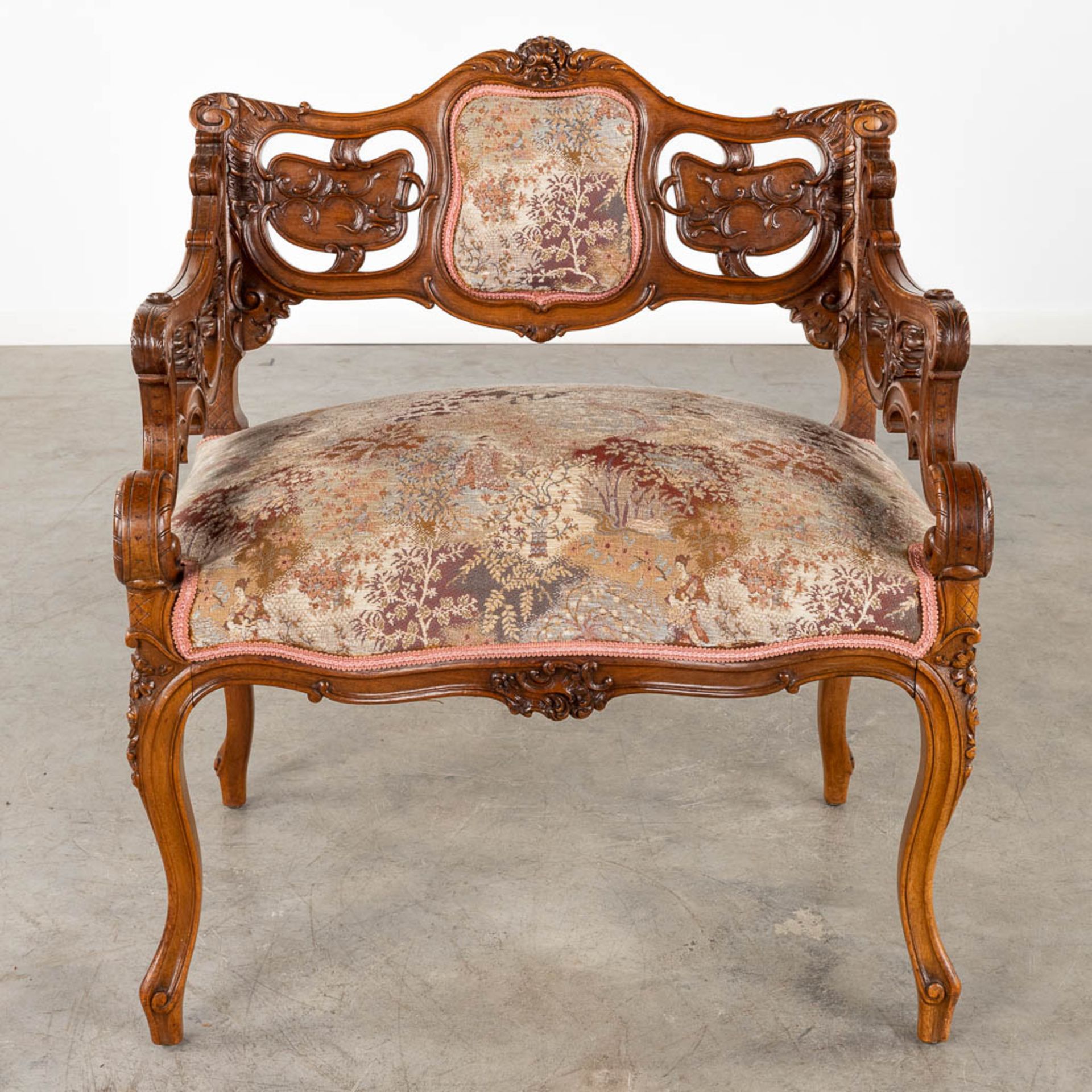 An antique 3-piece salon suite, sculptured wood in Louis XV style. Circa 1900. (D:50 x W:70 x H:79 c - Bild 3 aus 18