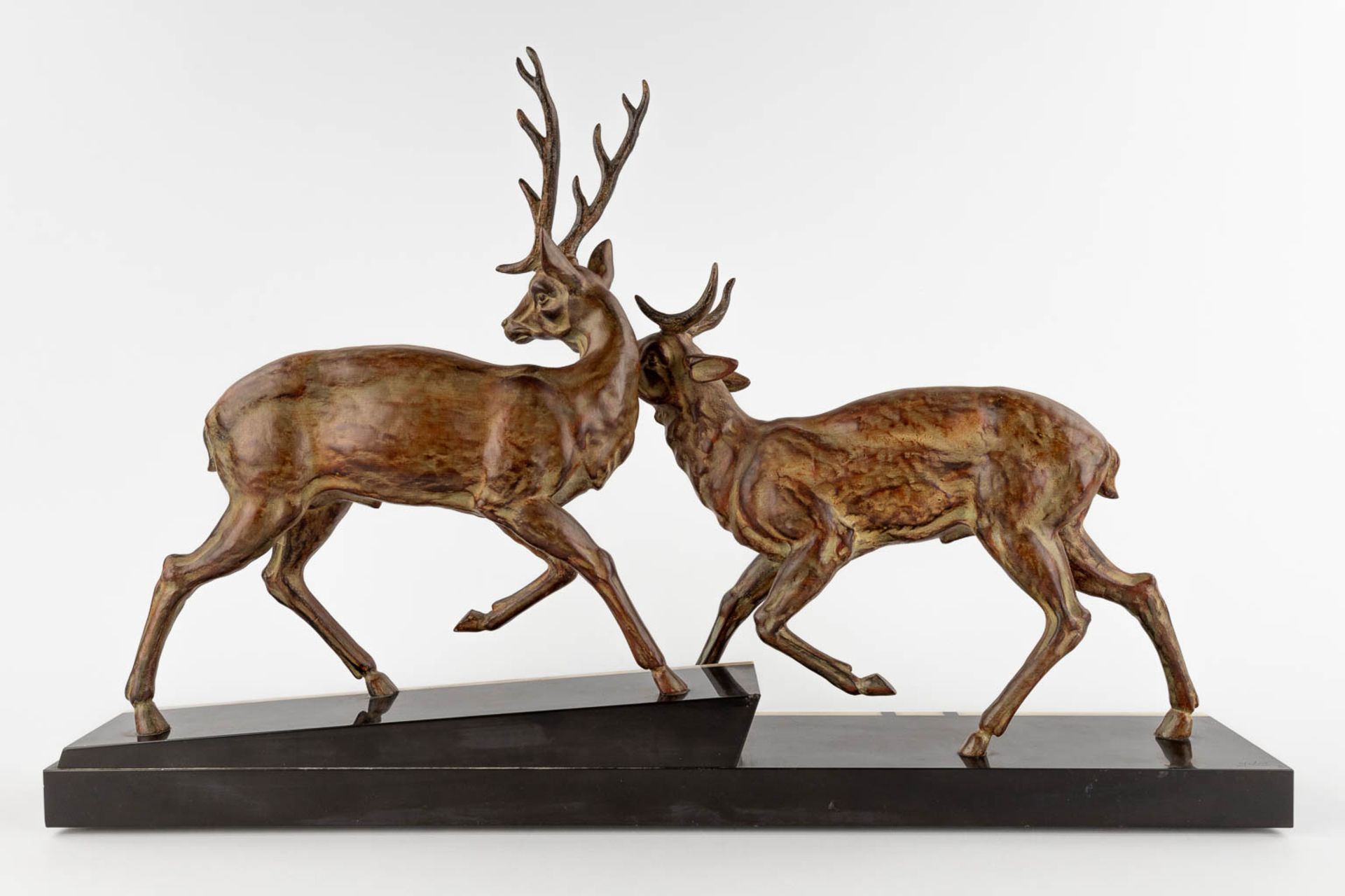 Deer and dogs, two spelter figurines mounted on marble. Art Deco. (D:12,5 x W:66 x H:42 cm) - Bild 6 aus 18