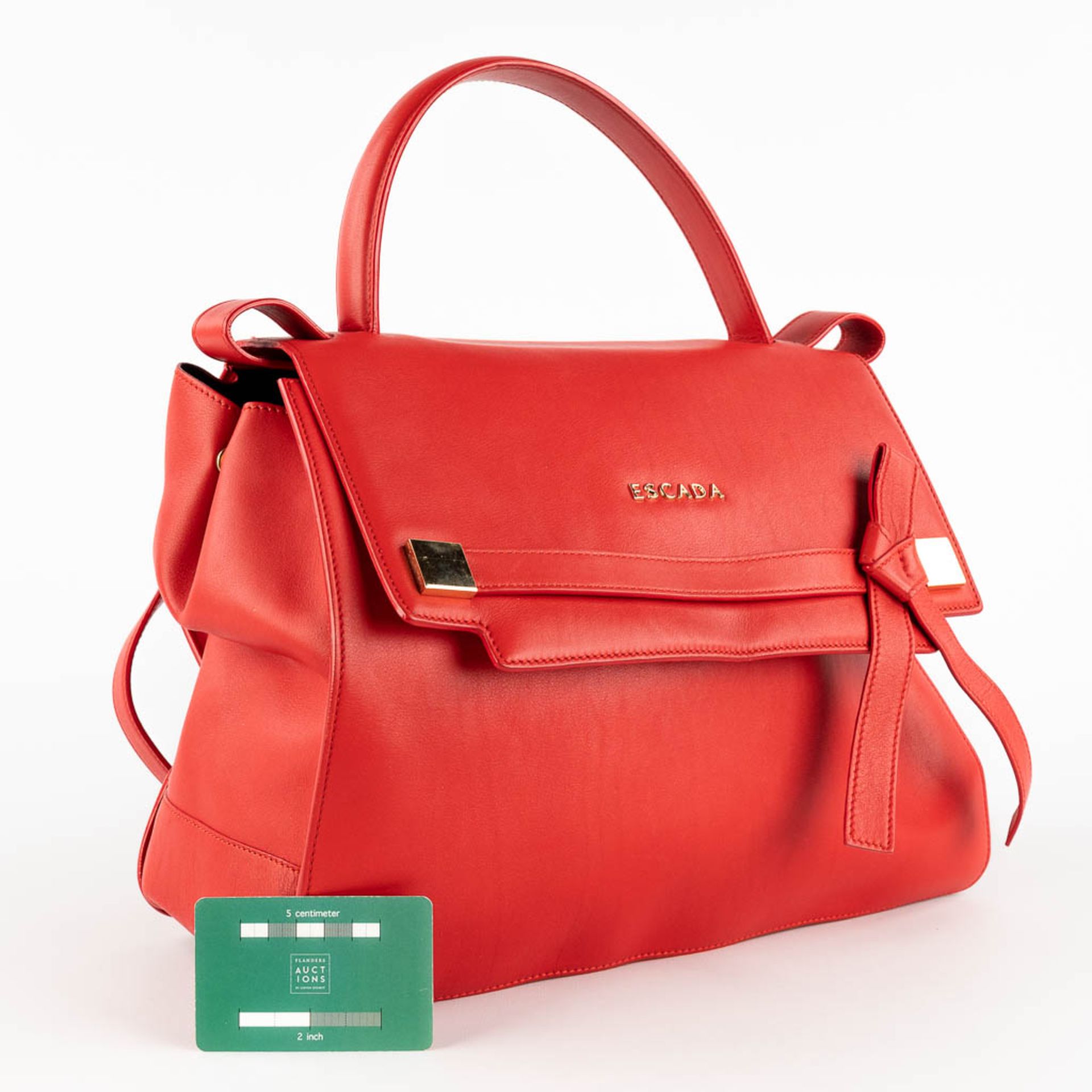 Escada, a handbag made of red leather. (W:33 x H:28 cm) - Bild 2 aus 17