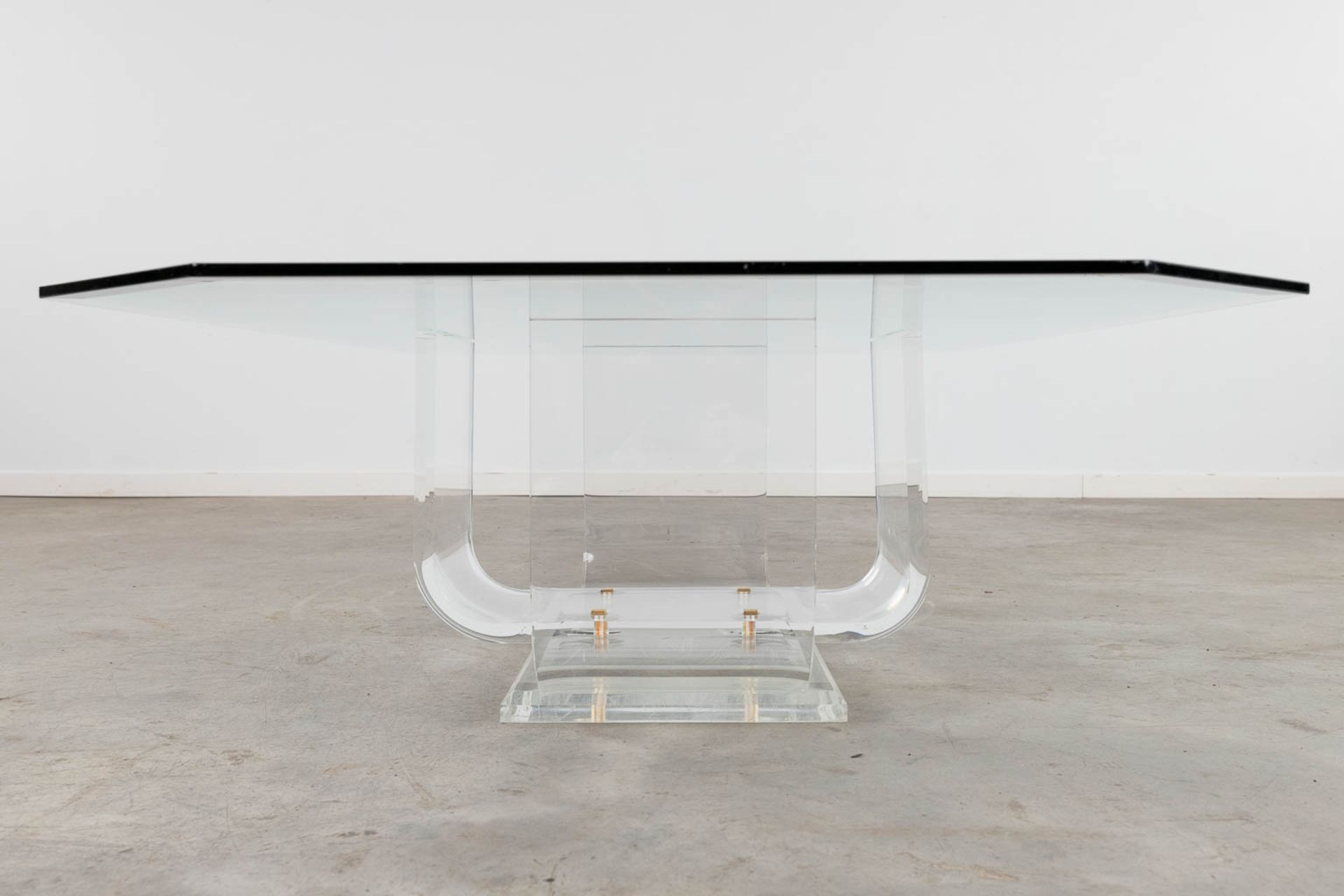 A coffee table, acrylic and glass. 20th C. (D:80 x W:140 x H:37 cm) - Image 9 of 9