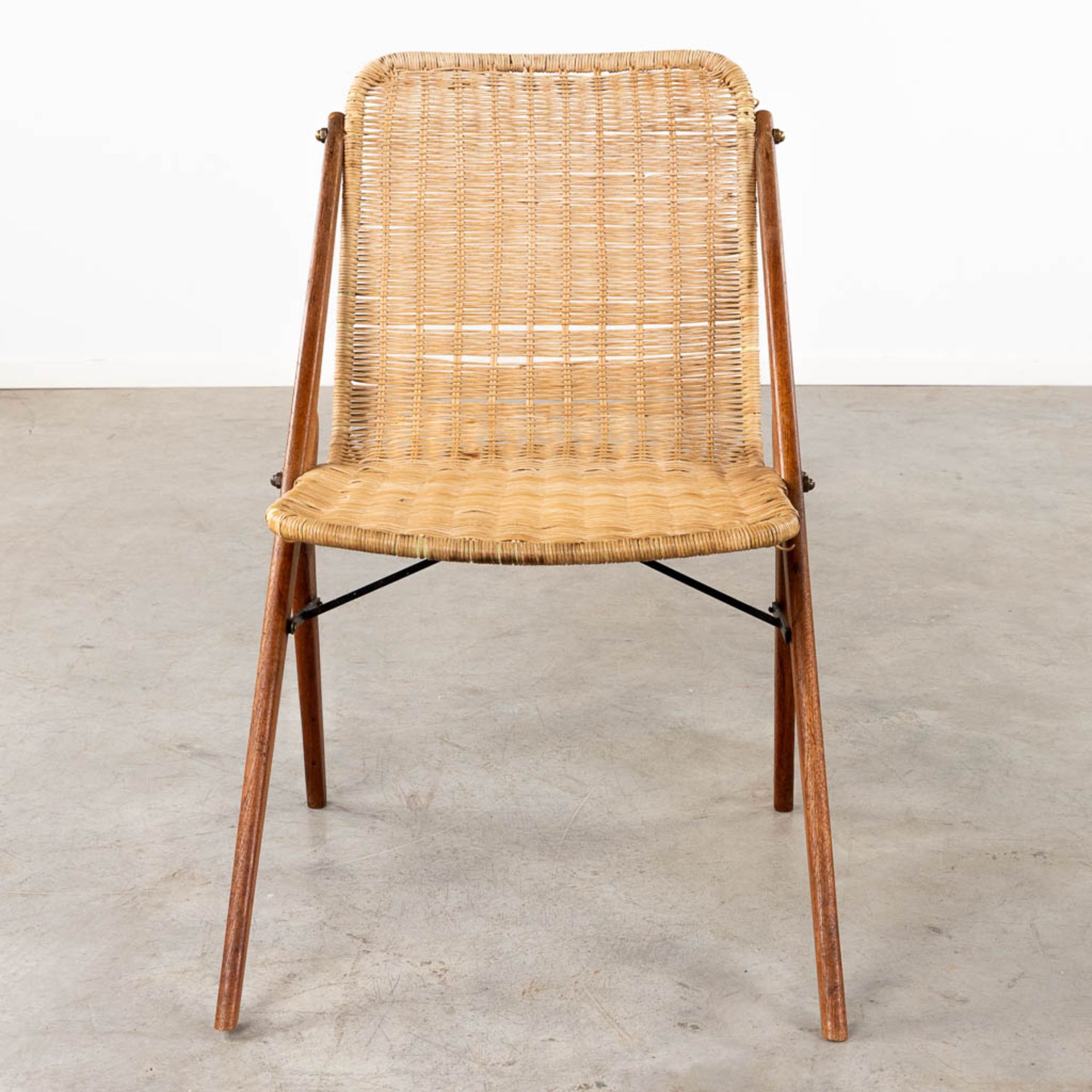 A mid-century table and 6 chairs, rotan and metal, teak wood. Circa 1960. (D:86 x W:160 x H:76 cm) - Image 27 of 31