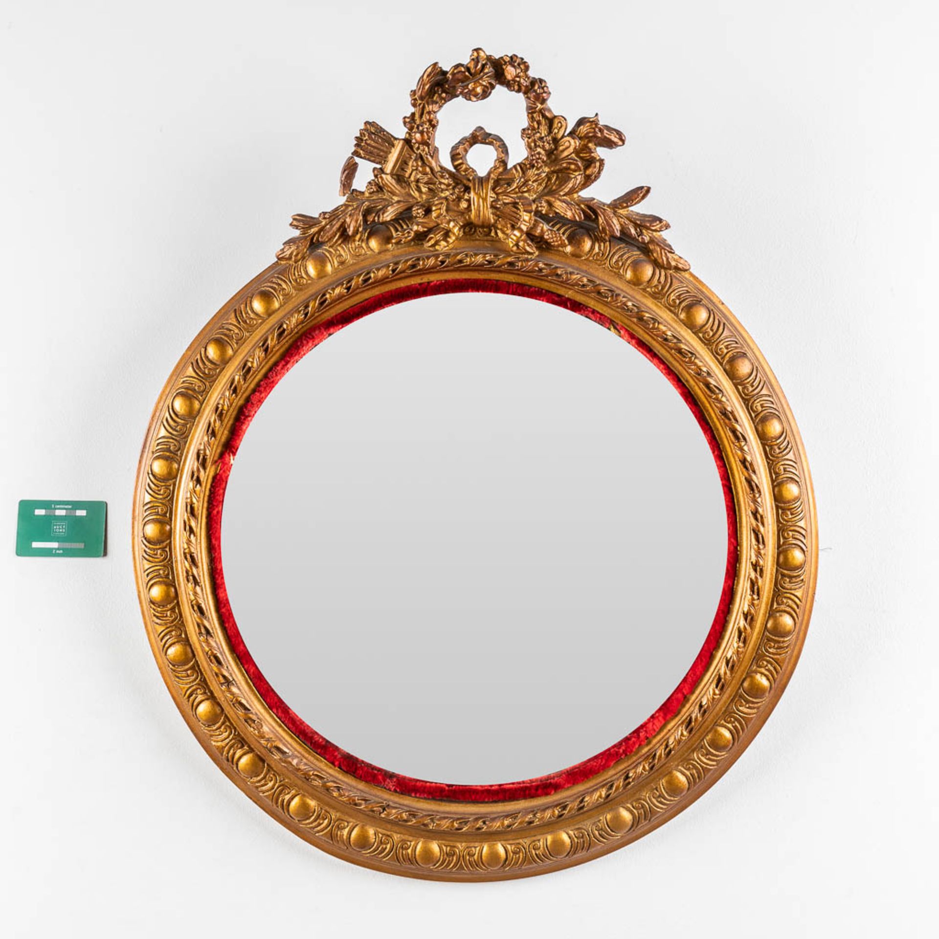 An antique round mirror, Louis XVI style. 19th C. (W:64 x H:76 cm) - Bild 2 aus 7