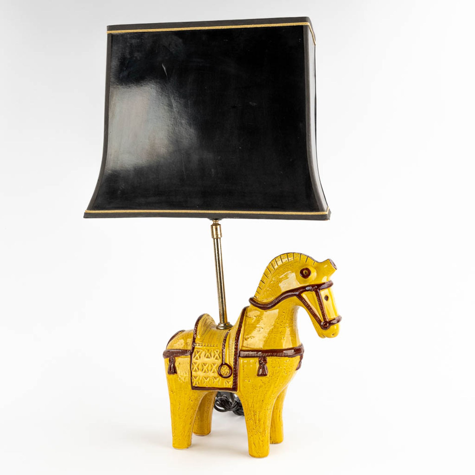 Aldo LONDI (1911-2003) 'Table Lamp with a yellow horse' for Bitossi. (D:12 x W:30 x H:32 cm)