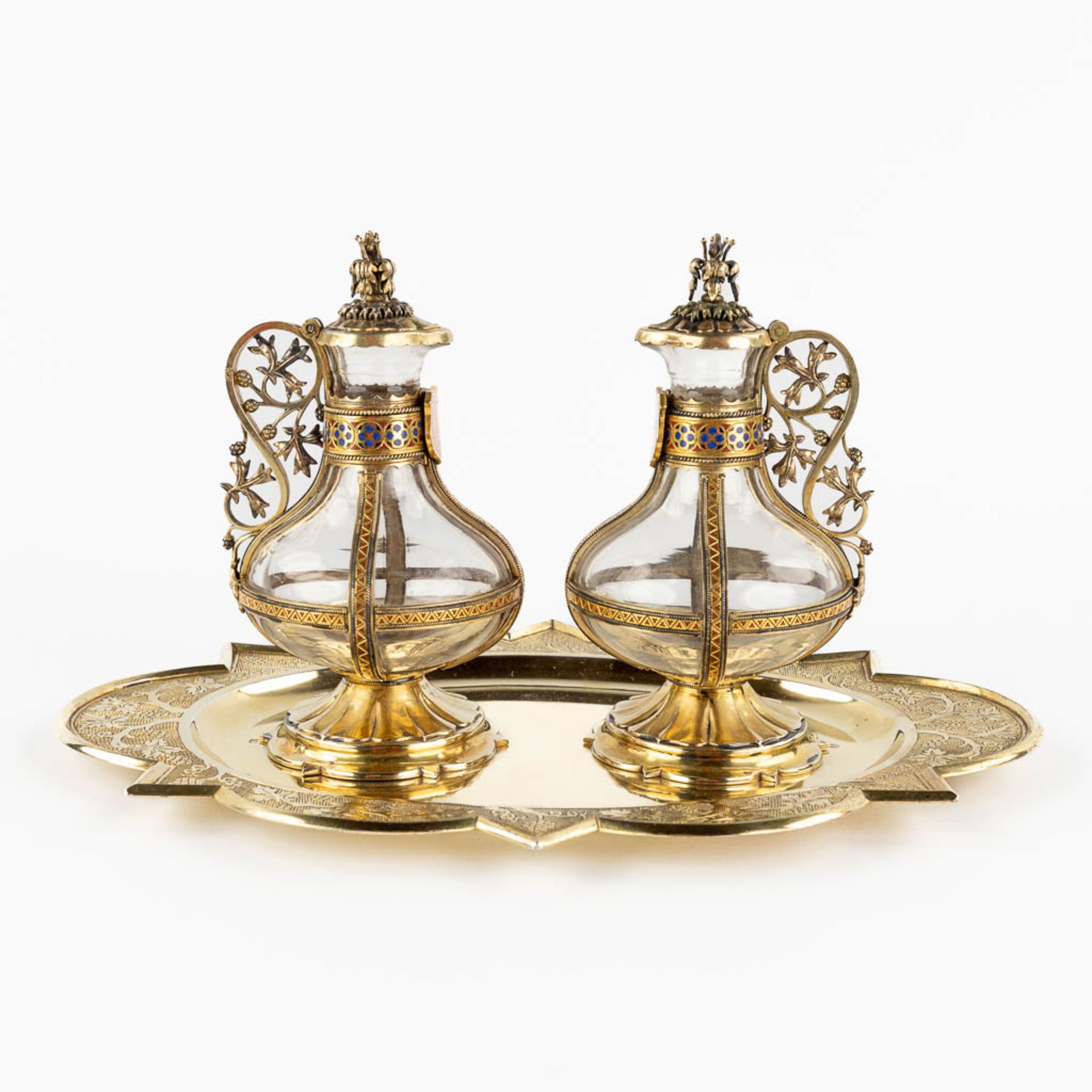 Bourdon-De Bruyne, a collection of wine and water cruets, gilt silver. Circa 1860. (D:21 x W:27,5 x - Image 10 of 23