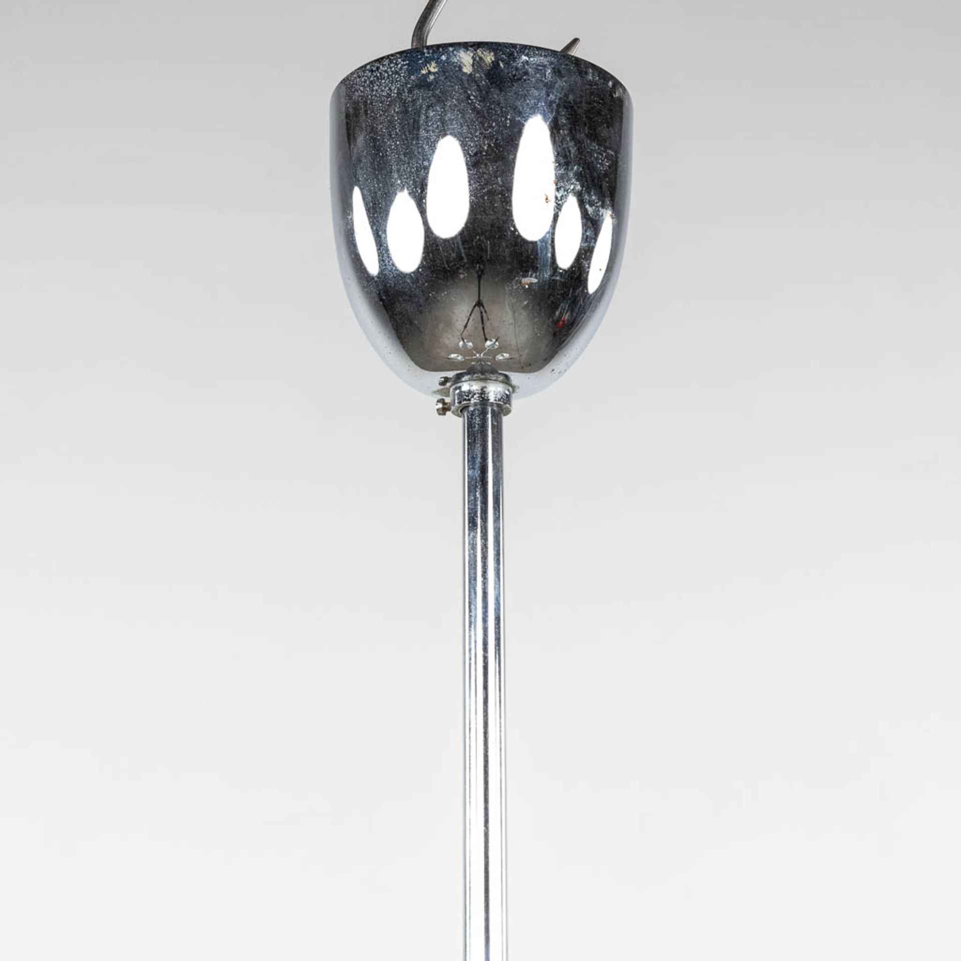 Gaetano SCIOLARI (1927-1994) 'Trumpet' a ceiling lamp. Circa 1970. (H:70 x D:42 cm) - Image 5 of 6