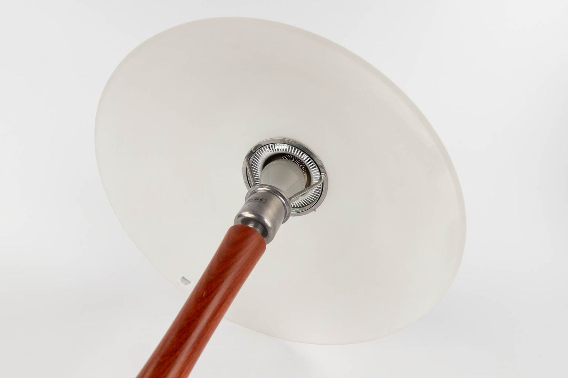 Artemide 'Arcadia' a table lamp. Glass and wood. 20th C. (H:43 x D:37 cm) - Image 9 of 12