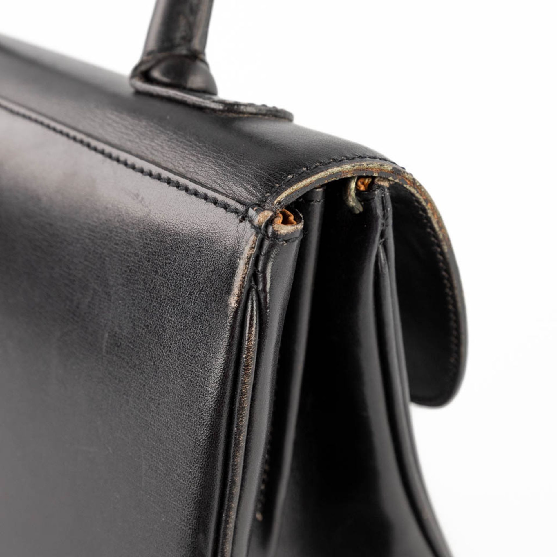 Delvaux, 'Brillant' PM a handbag, black leather with gold-plated hardware. (D:15 x W:28 x H:21 cm) - Bild 19 aus 22