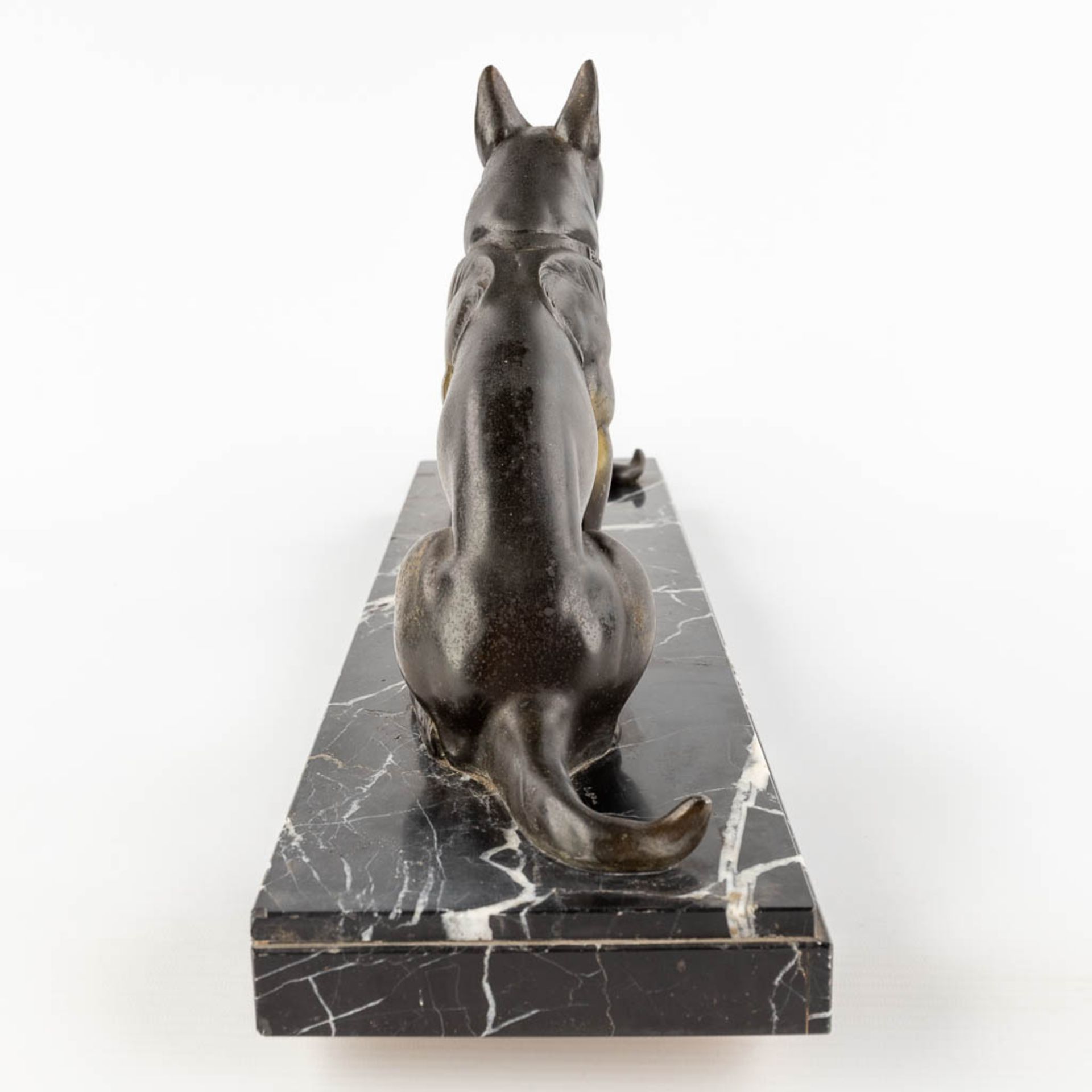 Deer and dogs, two spelter figurines mounted on marble. Art Deco. (D:12,5 x W:66 x H:42 cm) - Bild 12 aus 18