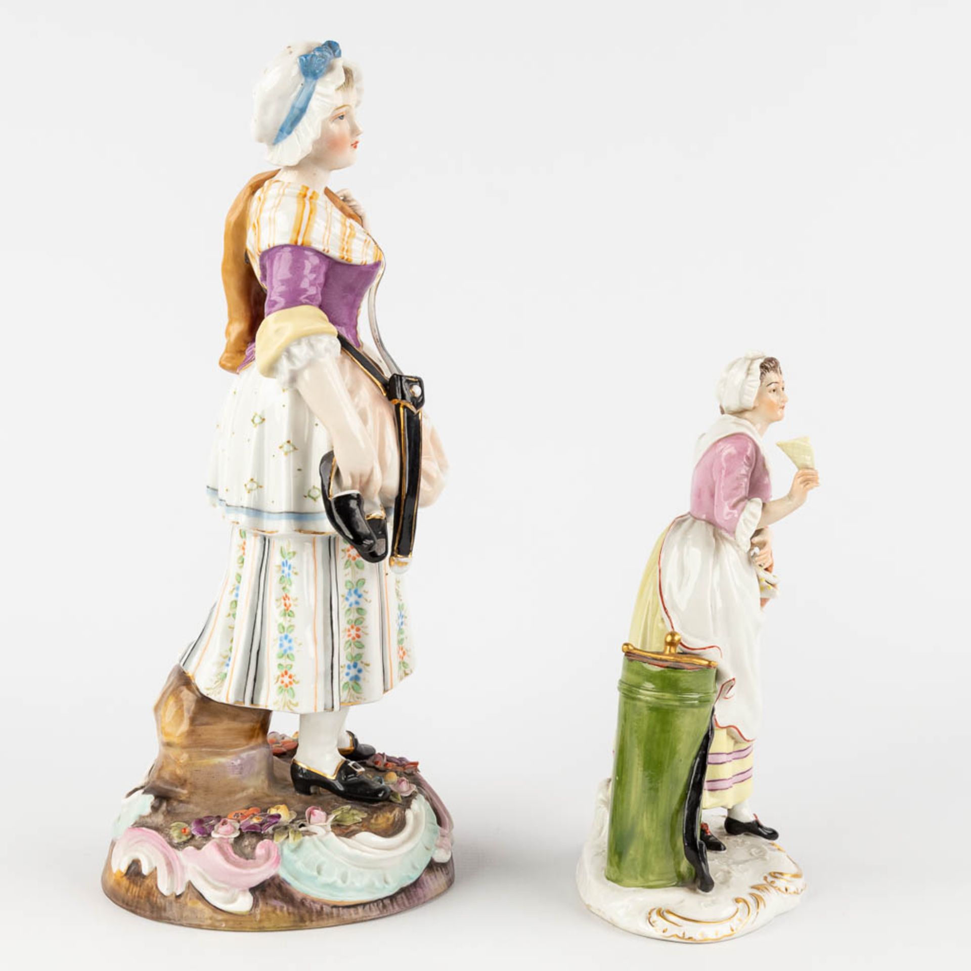 Milan and Ludwigsburg, 2 polychrome porcelain figurines. 19th C. (D:11 x W:12 x H:27 cm) - Bild 3 aus 12