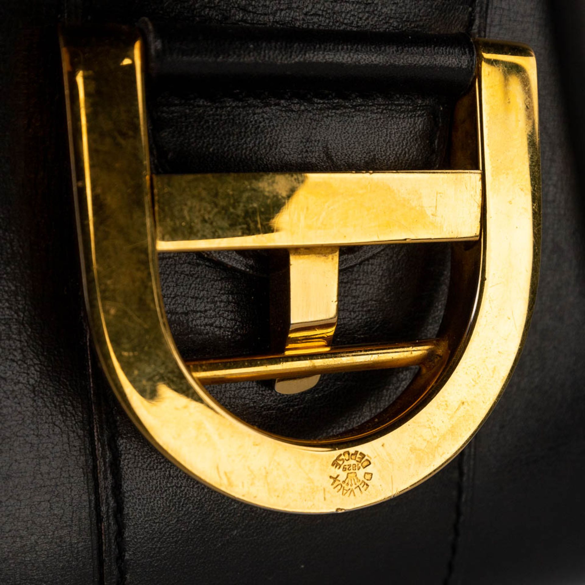 Delvaux, 'Brillant' PM a handbag, black leather with gold-plated hardware. (D:15 x W:28 x H:21 cm) - Bild 11 aus 22
