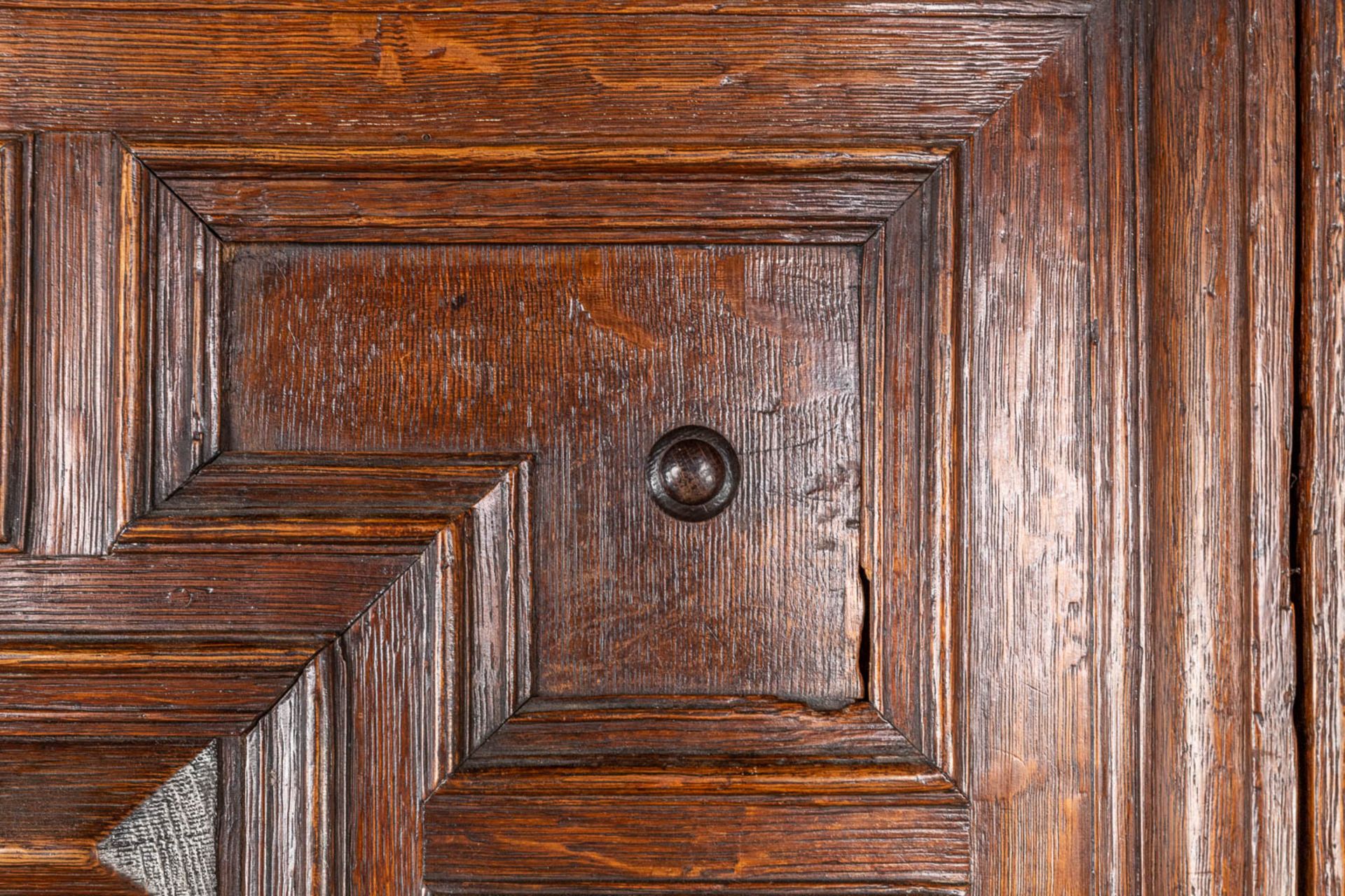 An antique four door cabinet, sculptured oak. 18th C. (D:76 x W:186 x H:216 cm) - Image 15 of 20